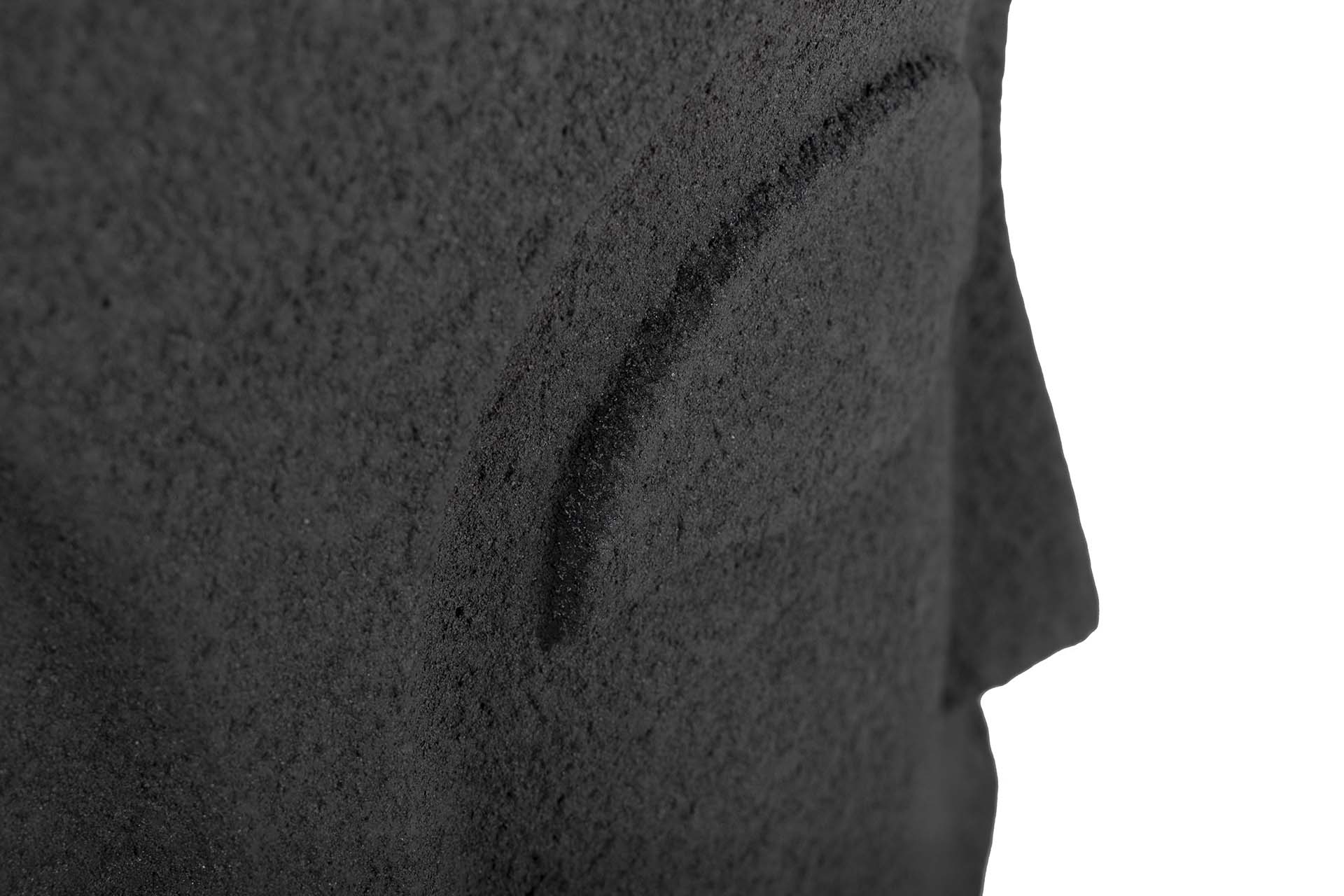 MACETERO POLIRESINA NEGRO CARAS 56x56x77 CM