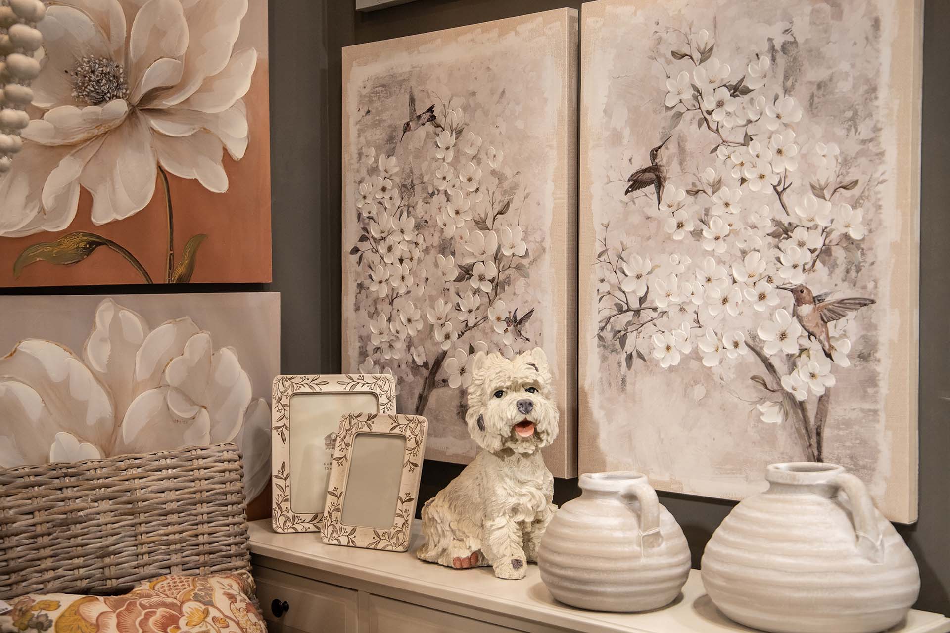 BEIGE RESIN WESTIE DOG FIGURE 26x17x31 CM