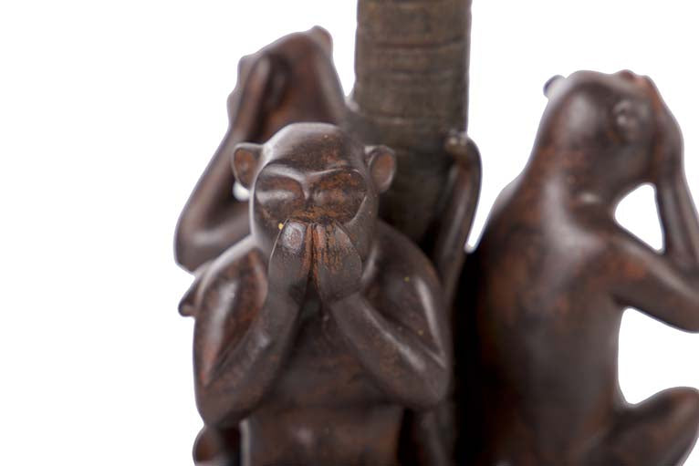 CANDELABRO DE RESINA MACACO 22x21x37 CM