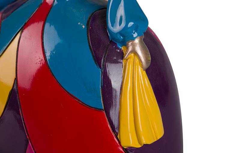 FIGURA MENINA RESINA POP ART 22x17x31 CM