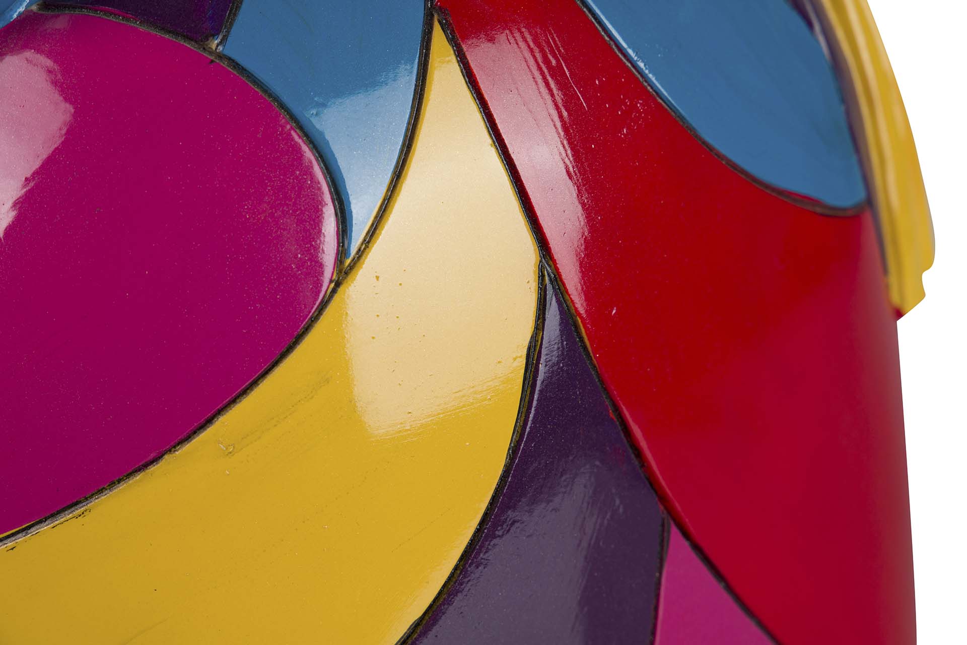 FIGURA MENINA RESINA POP ART 22x17x31 CM