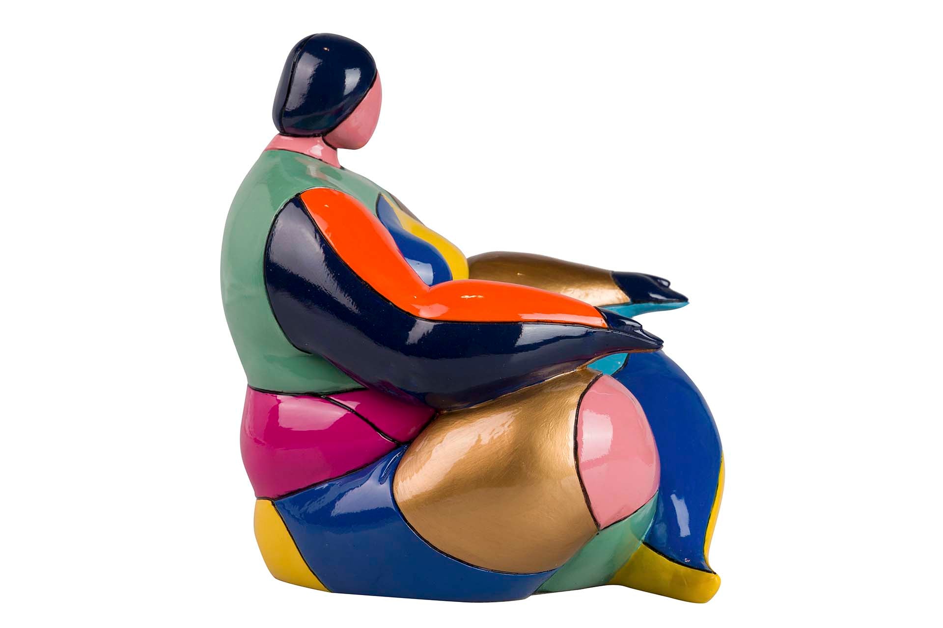 RESIN WOMAN FIGURE 21x19x22 CM