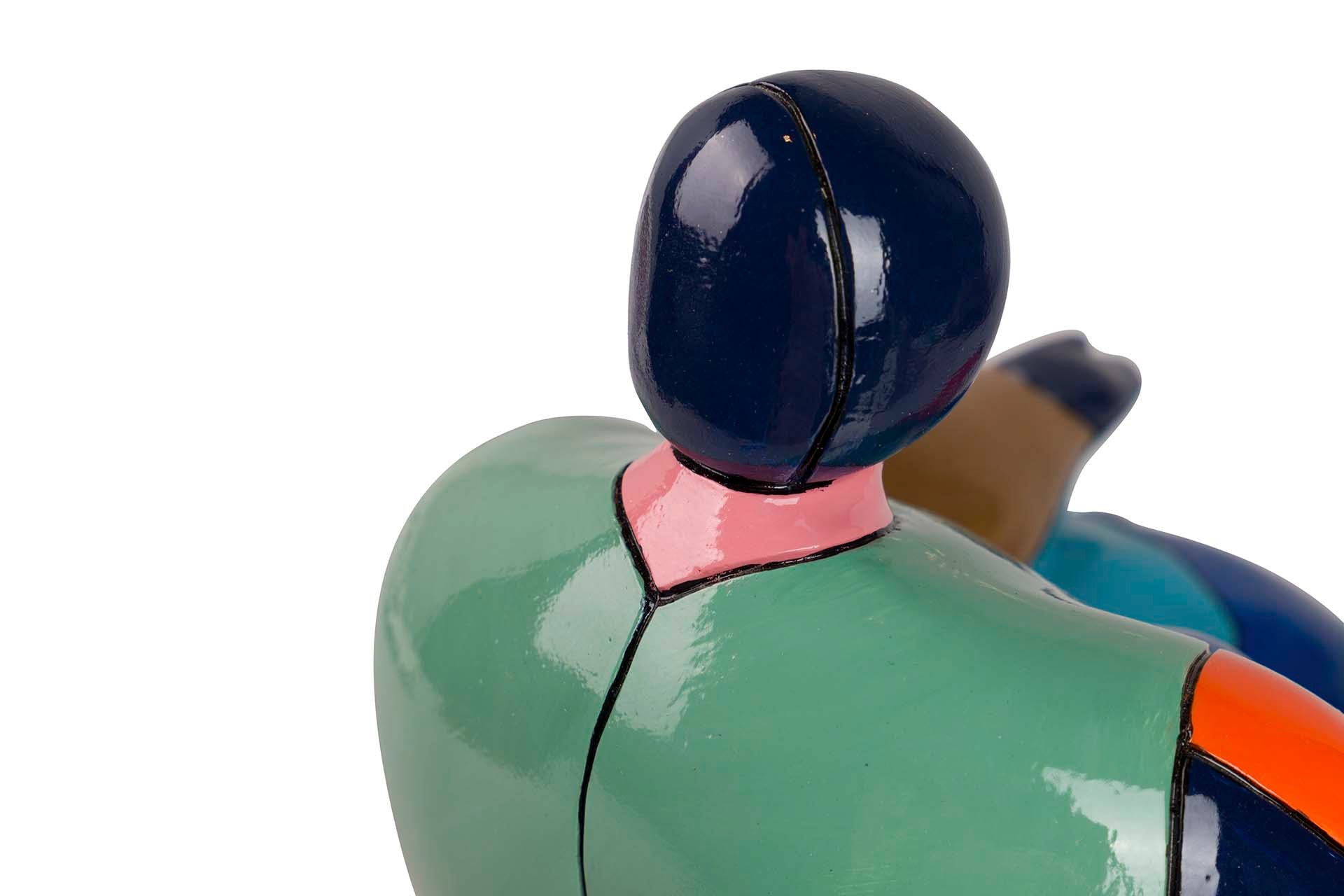 RESIN WOMAN FIGURE 21x19x22 CM