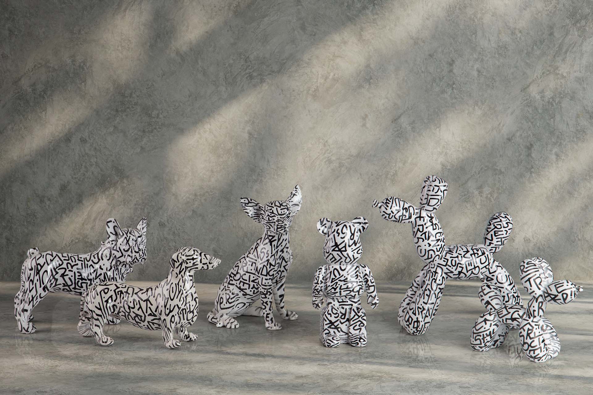 RESIN DOG FIGURE 15x13x26 CM