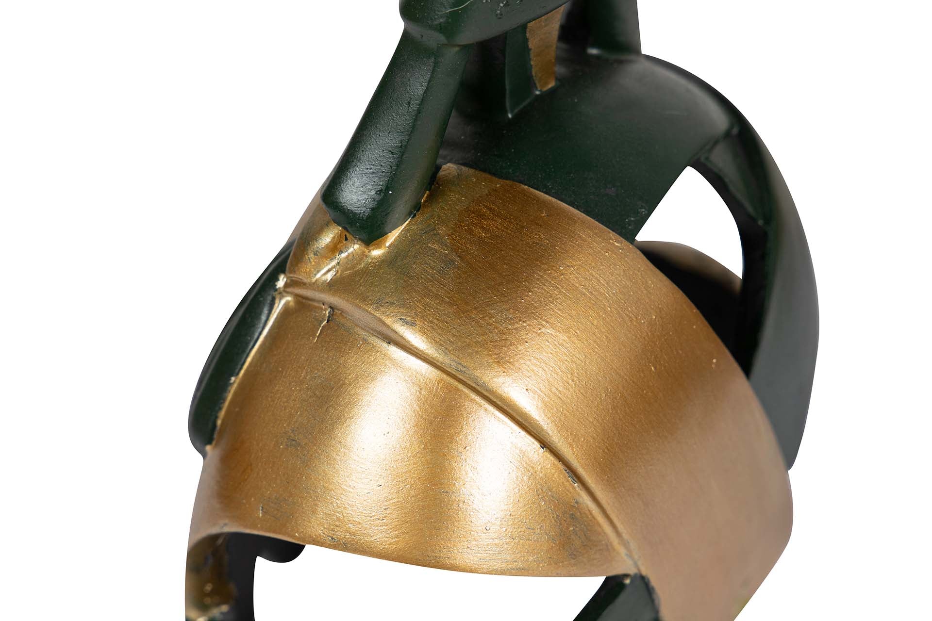 FIGURA MENINA RESINA DORADA NEGRA 16x10x24 CM