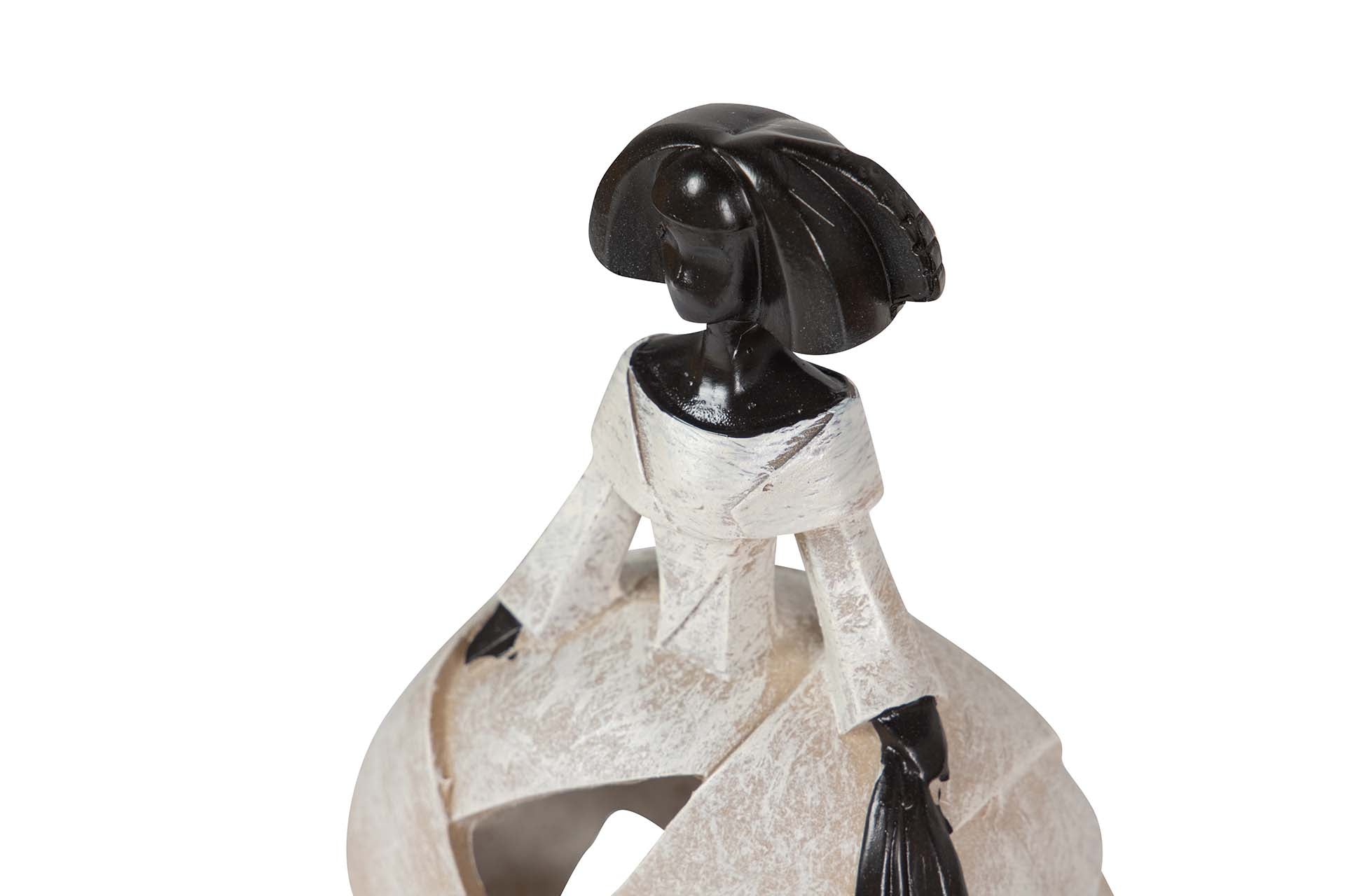 FIGURA MENINA RESINA BEIGE 13x8x17 CM - Min.2 uds