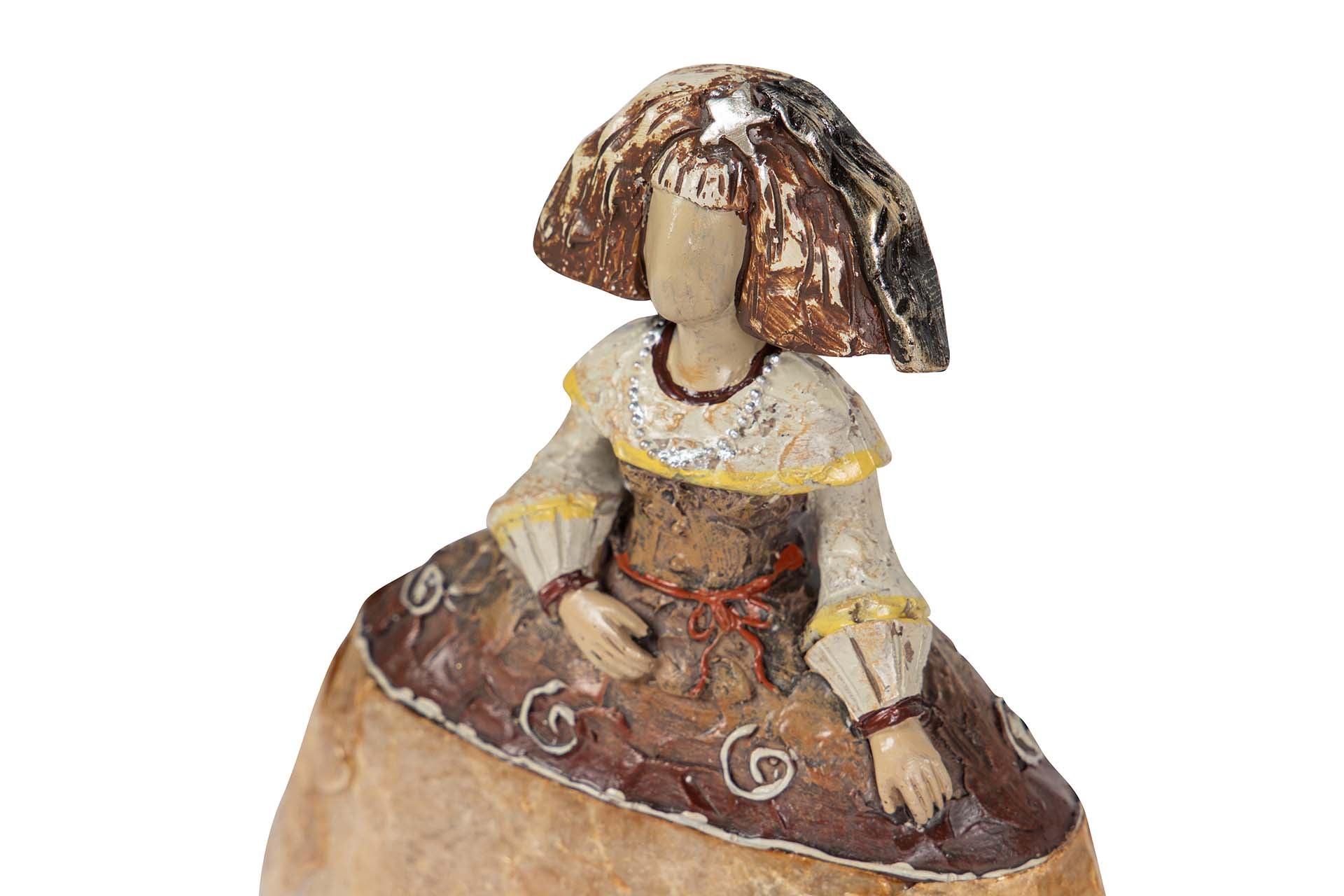 FIGURA MENINA RESINA DORADA 14x6x16 CM - Min.2 uds