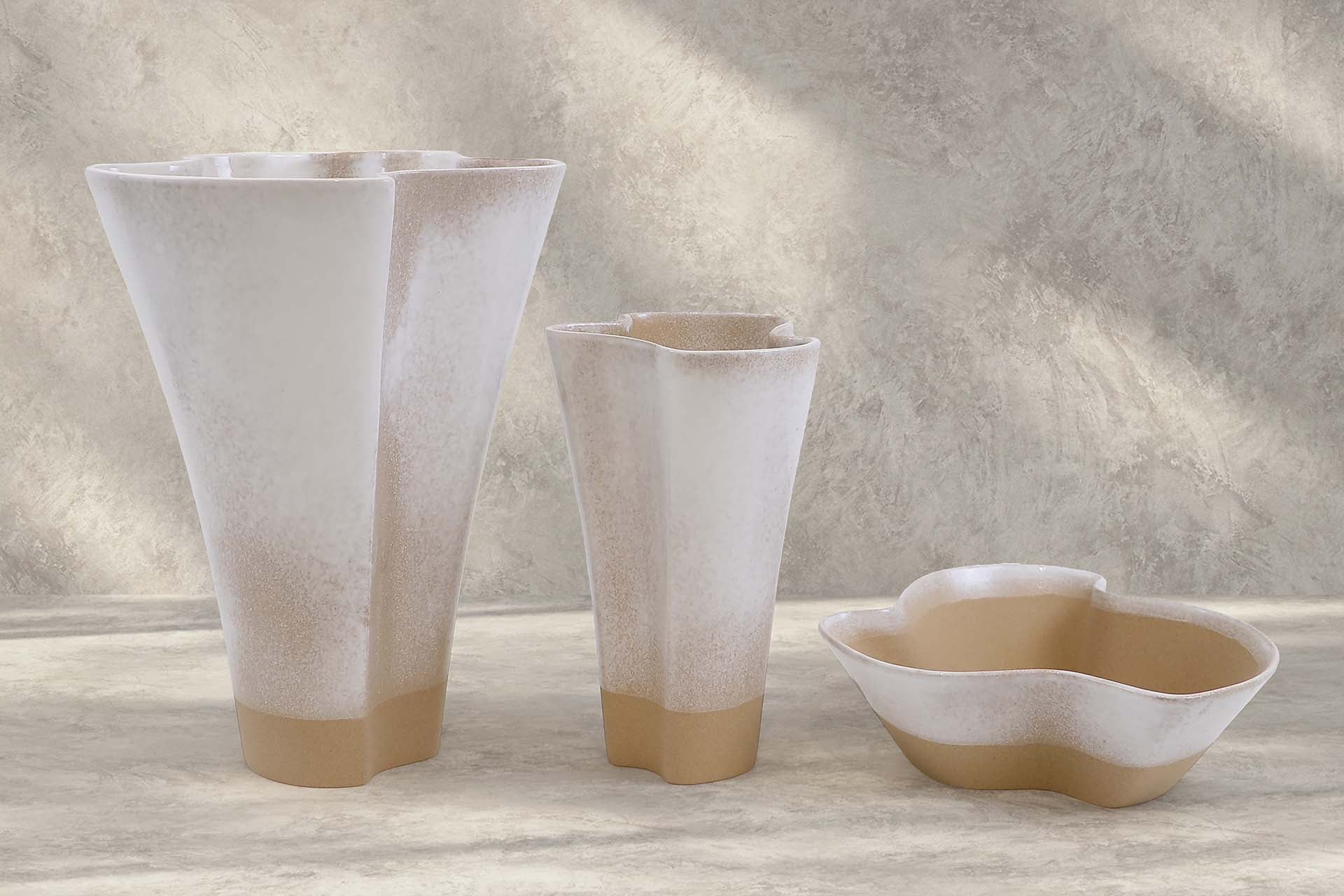 CENTRO DE MESA CERAMICA BEIGE 25x25x9 CM