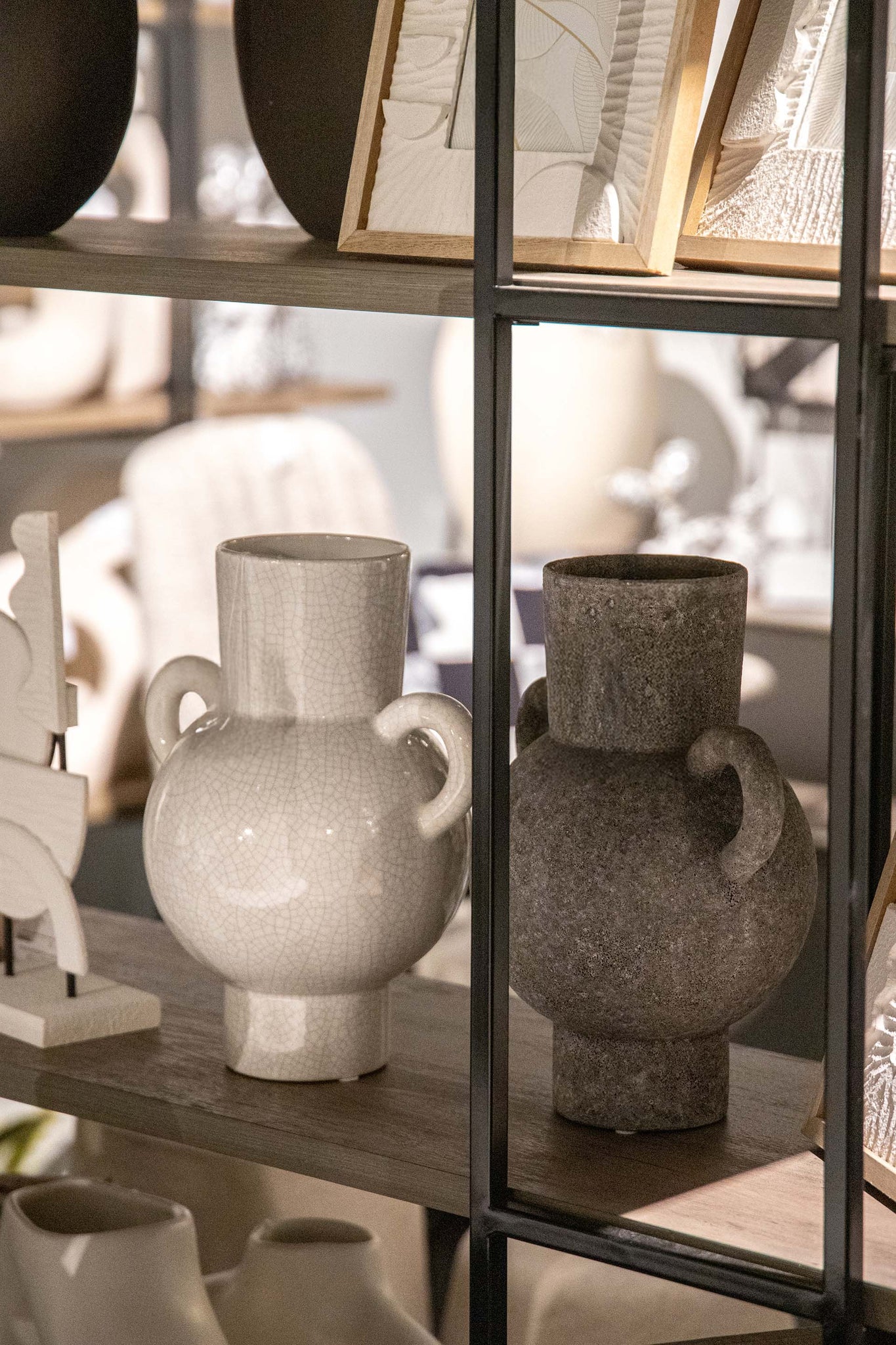 BLACK CERAMIC VASE 22x16x26 CM