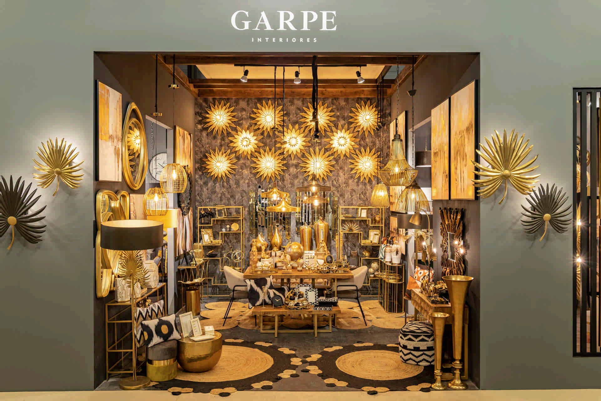 APLIQUE DE PARED METAL NEGRO DORADO 67x13x74 CM