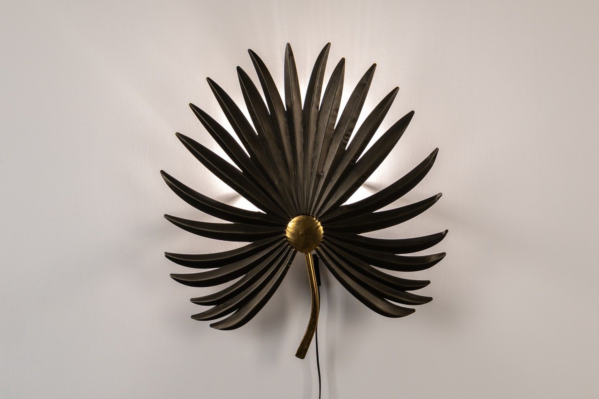 APLIQUE DE PARED METAL NEGRO DORADO 67x13x74 CM