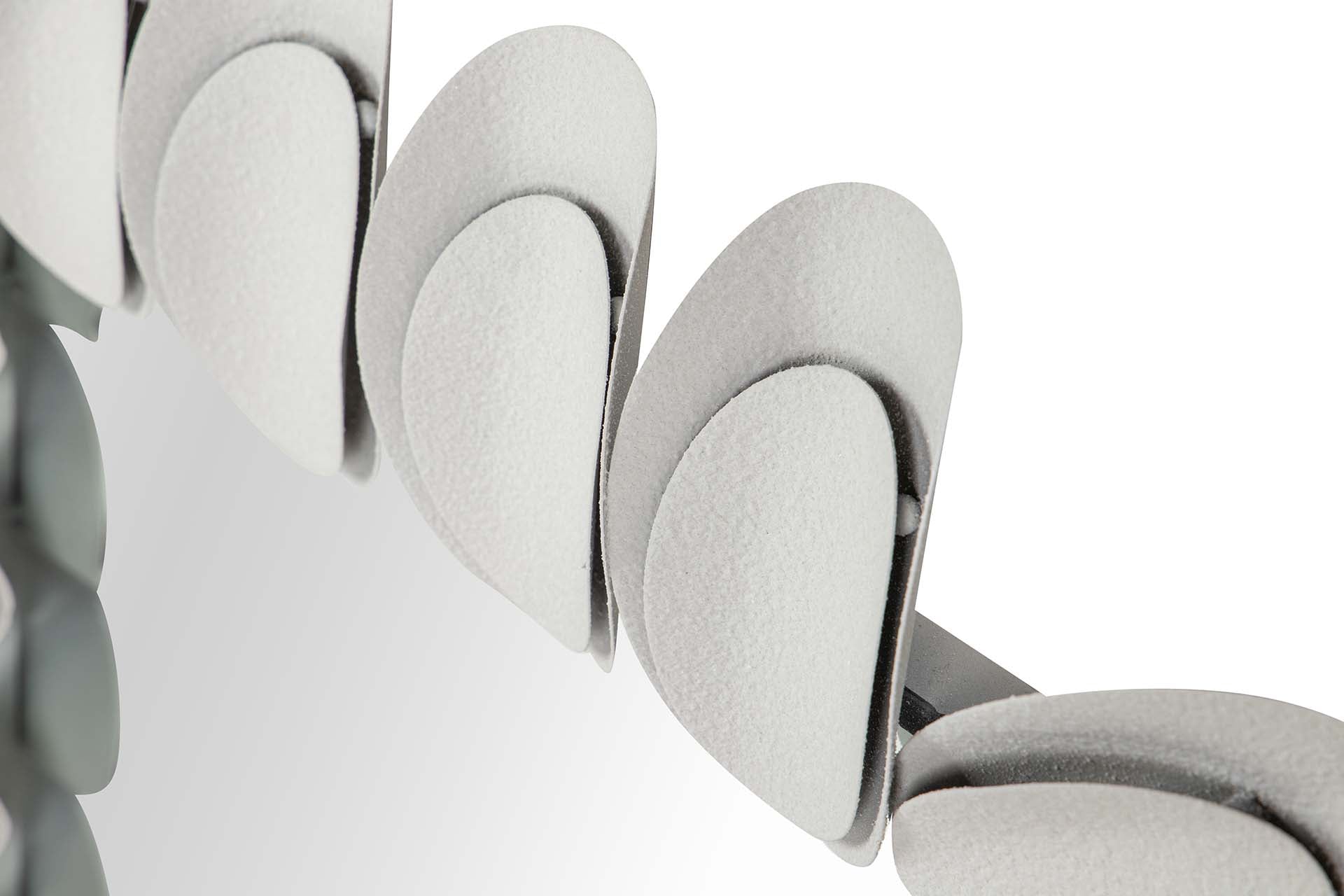 ESPEJO METAL OVALADO BLANCO 63x6x82 CM