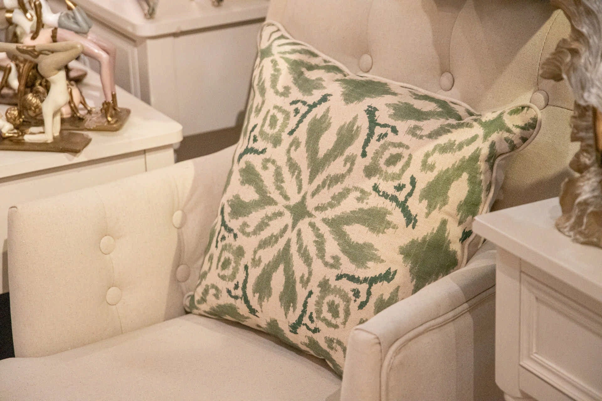 COJIN LINO FLORAL VERDE 45x13x45 CM - Min.2 uds