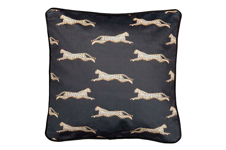COJIN VELVET LEOPARDOS NEGRO DORADO 45x13x45 CM