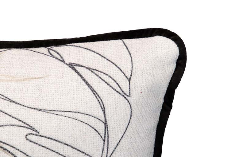 COJIN MUJER FORMAS GEOMETRICAS 45x13x30 CM - Min.2 uds