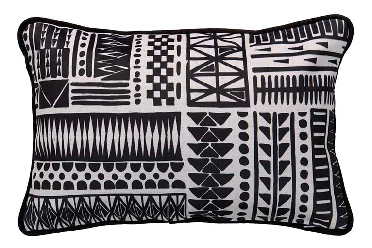 COJIN MUJER FORMAS GEOMETRICAS 45x13x30 CM - Min.2 uds