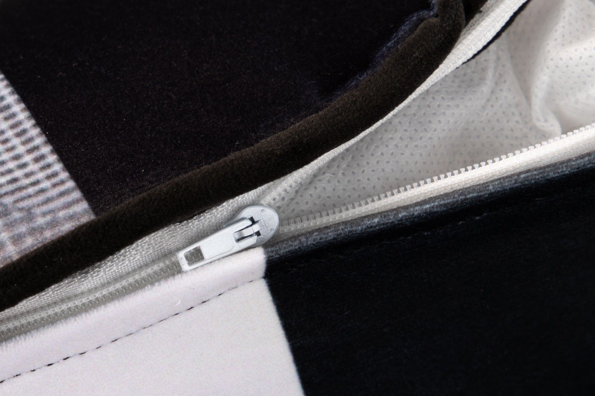VELVET GAVALIERI GEMETRICO CUSHION 45x13x45 CM - Min.2 units