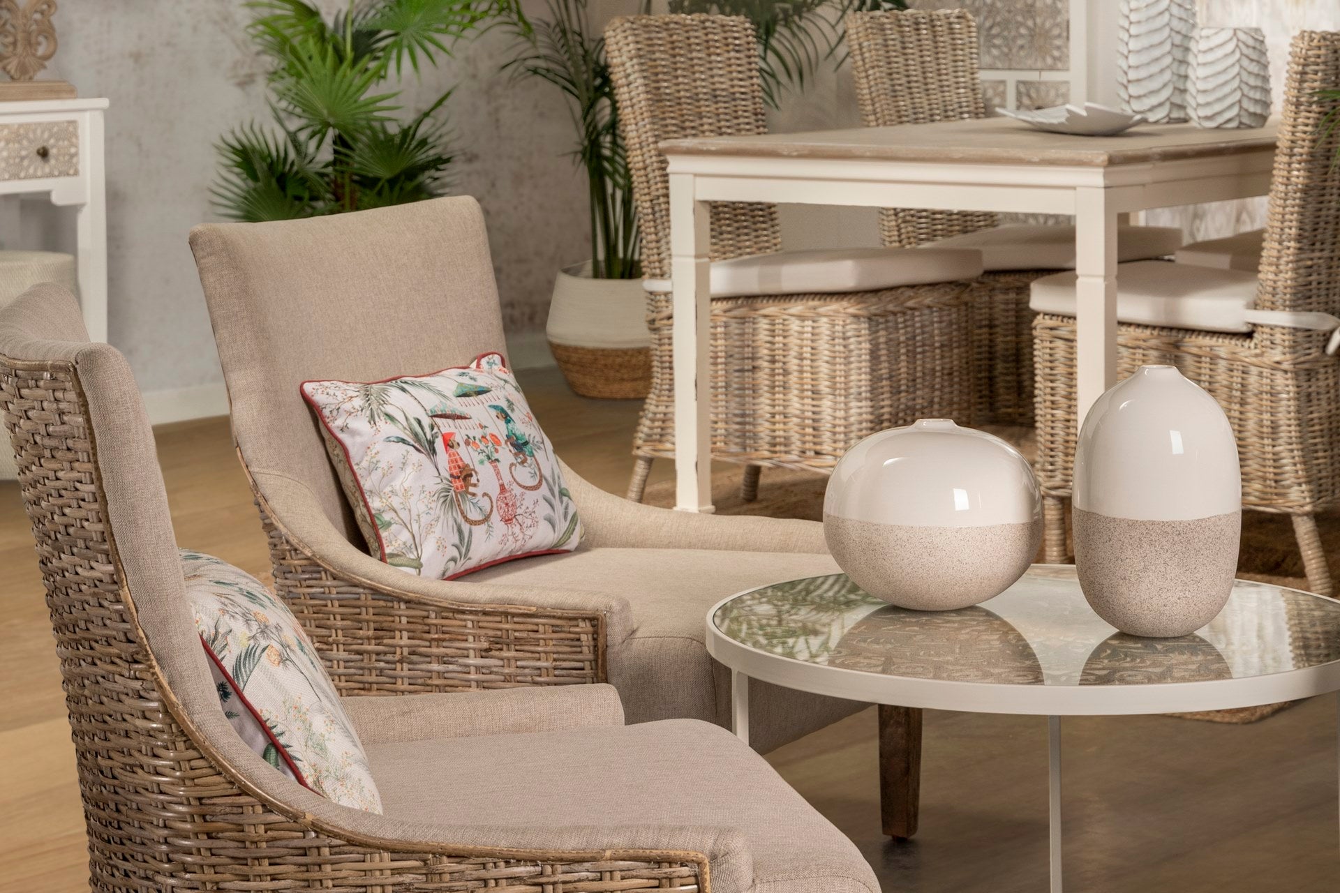 COJIN MONOS HOJAS TROPICAL 45x13x30 CM