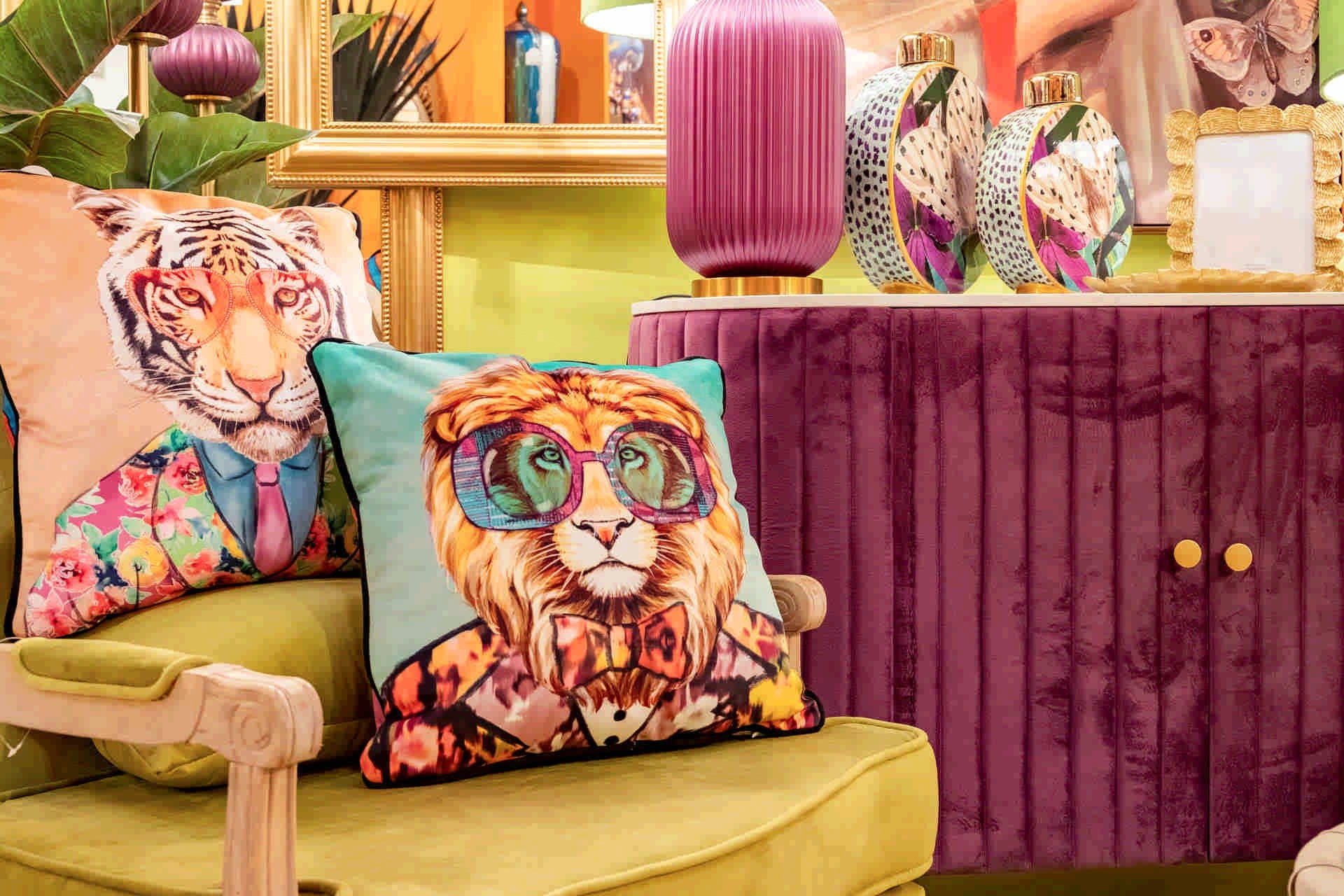 COJIN VELVET TIGRE ZIG ZAG 45x13x45 CM