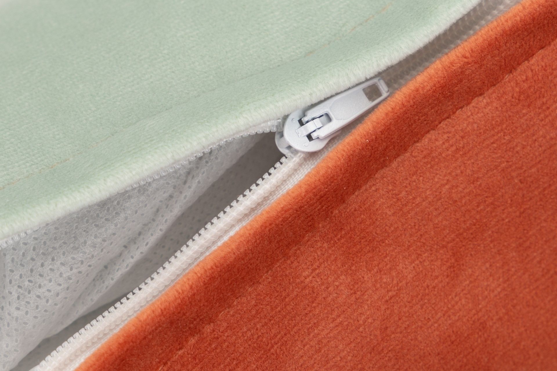 COJIN VELVET NARANJA AZUL 45x13x30 CM - Min.2 uds