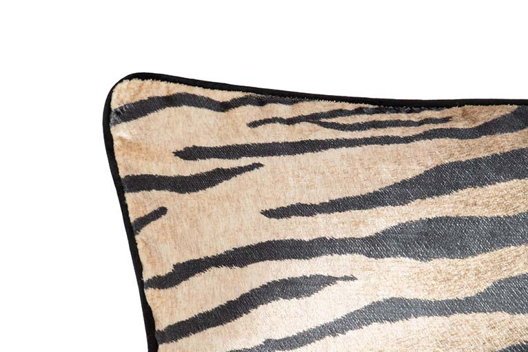 COJIN VELVET TIGRE 45x13x30 CM - Min.2 uds
