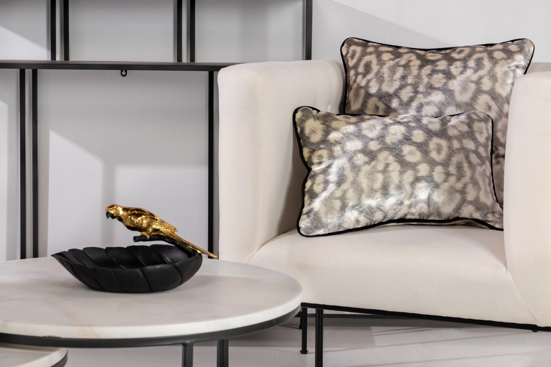 COJIN VELVET LEOPARDO 45x13x30 CM - Min.2 uds