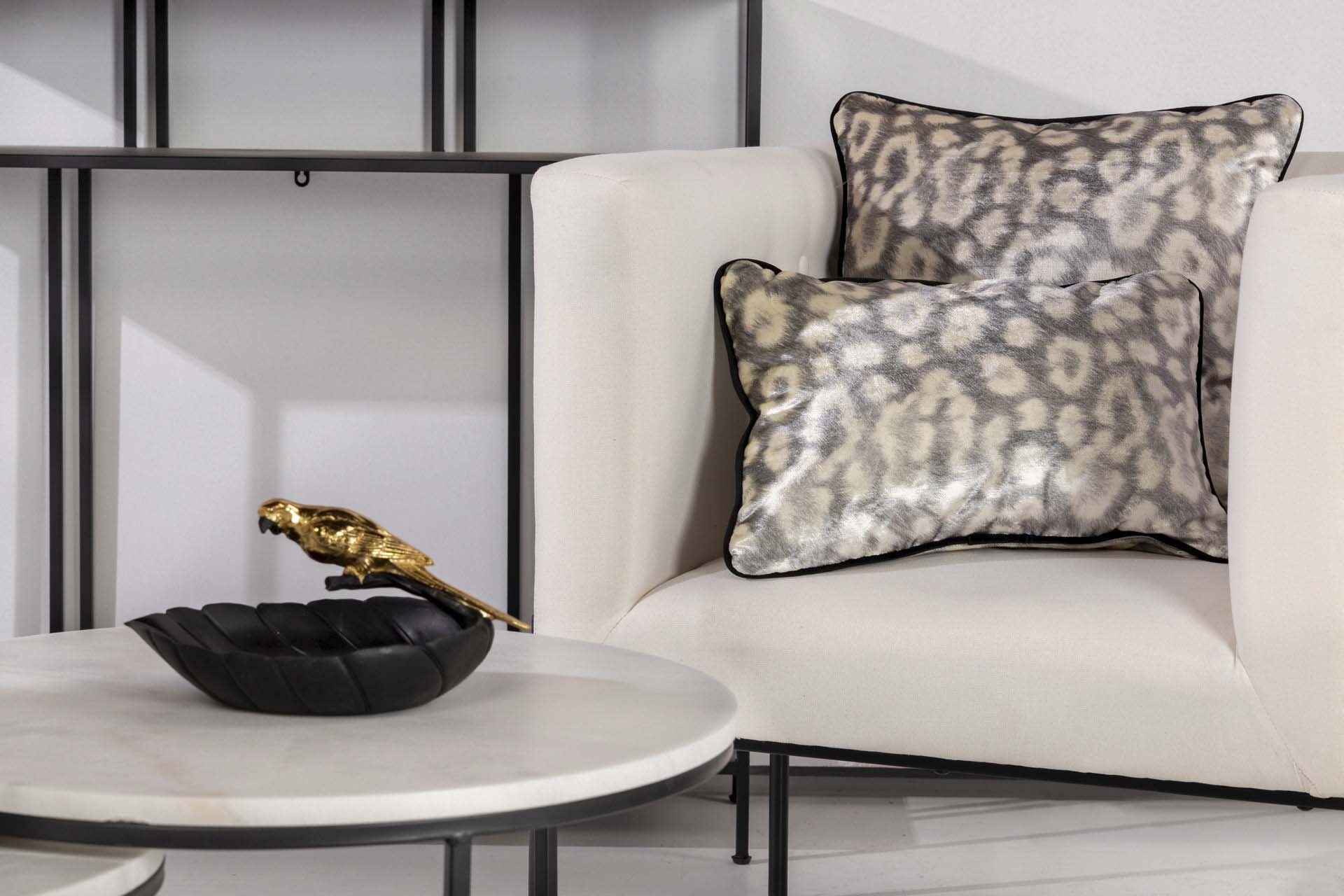 COJIN VELVET LEOPARDO 45x13x30 CM - Min.2 uds