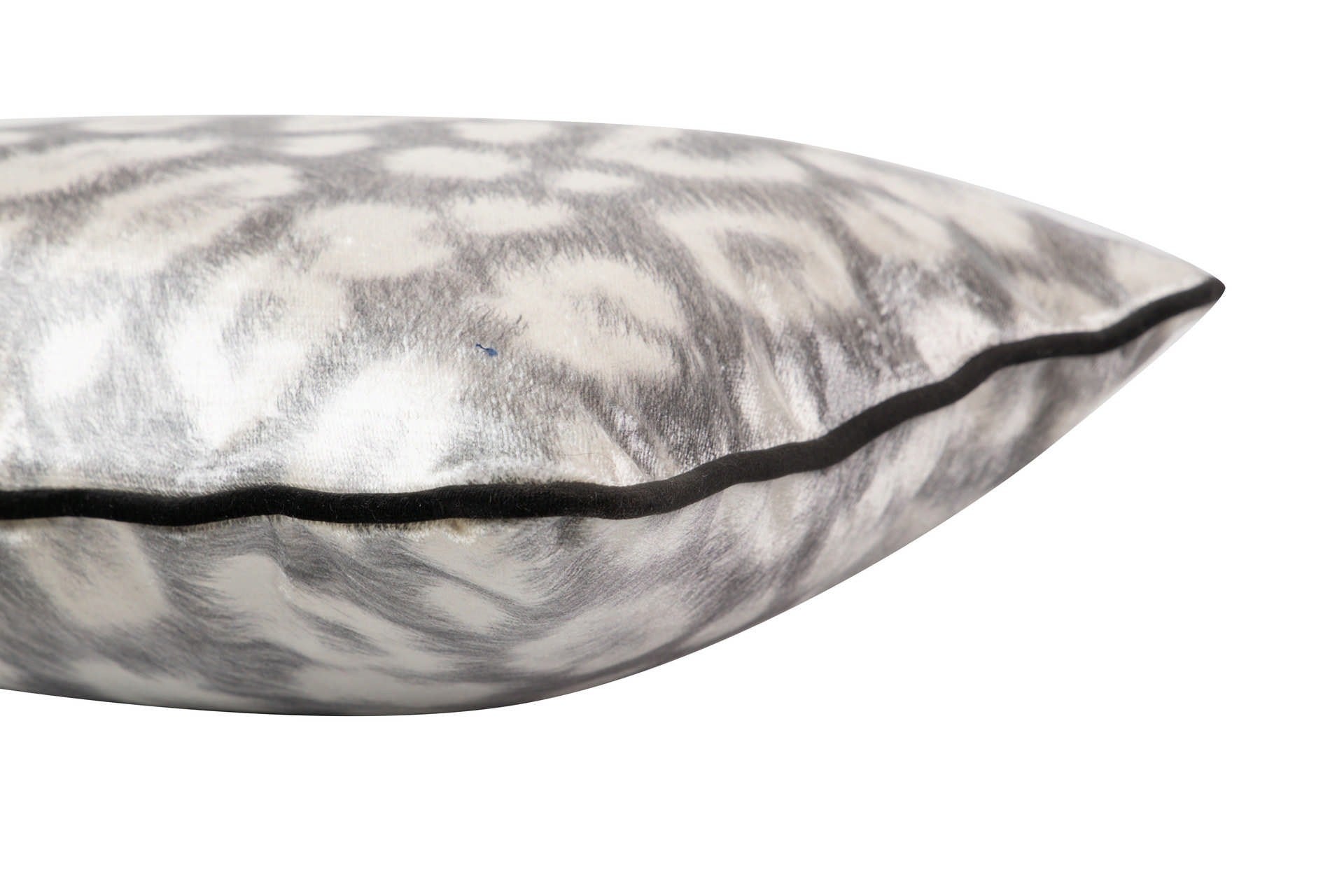 COJIN VELVET LEOPARDO 45x13x30 CM - Min.2 uds