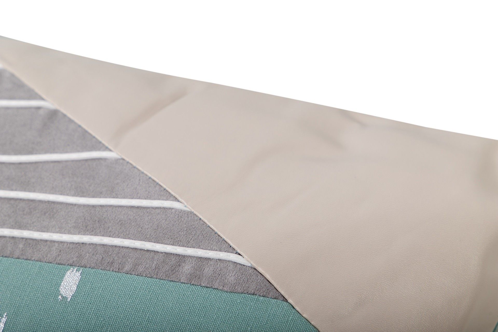COJIN POLIESTER  53x13x33 CM - Min.2 uds
