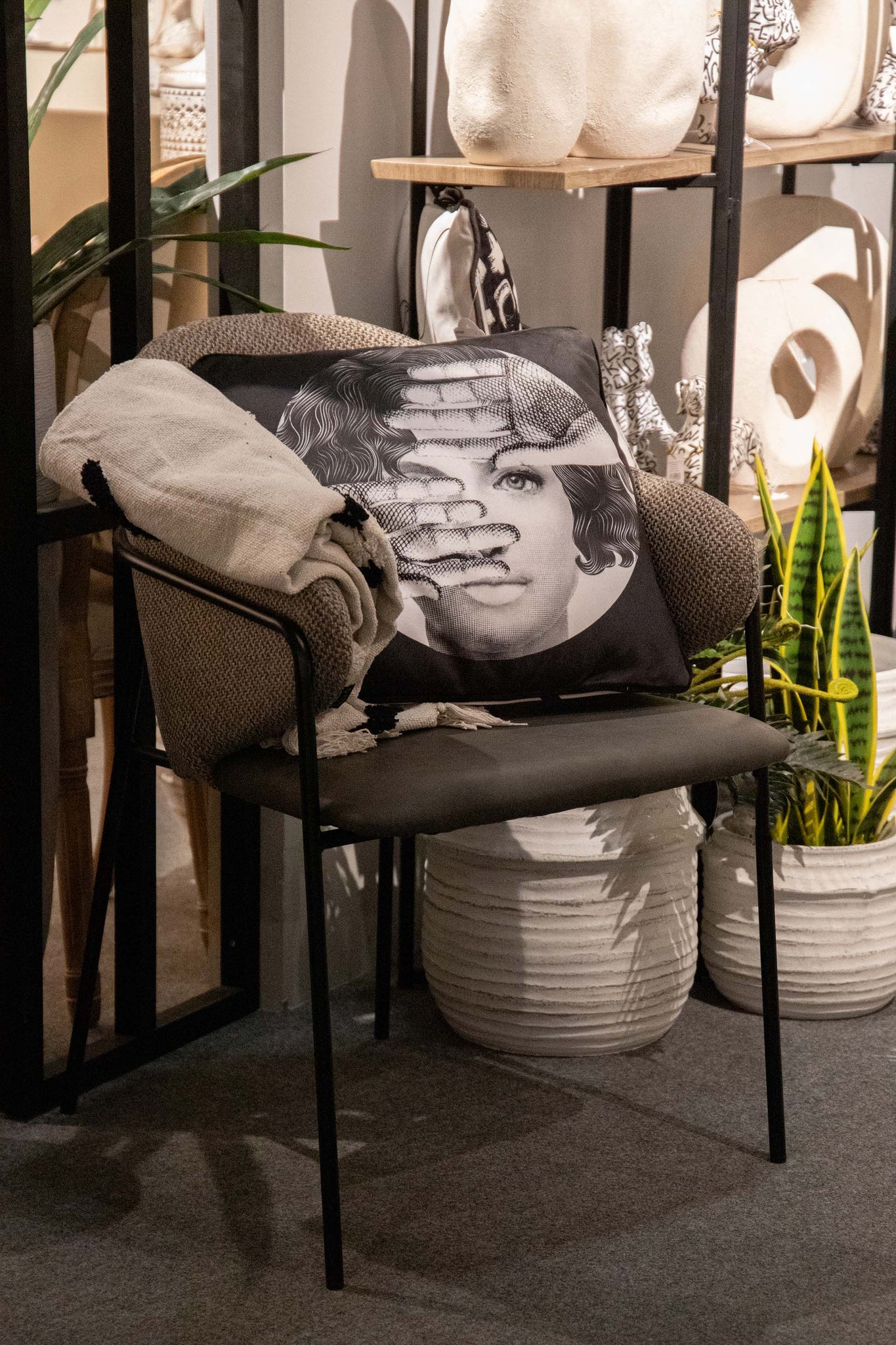 GRAY POLYESTER PU CHAIR 57x59x82 CM - Min.2 units