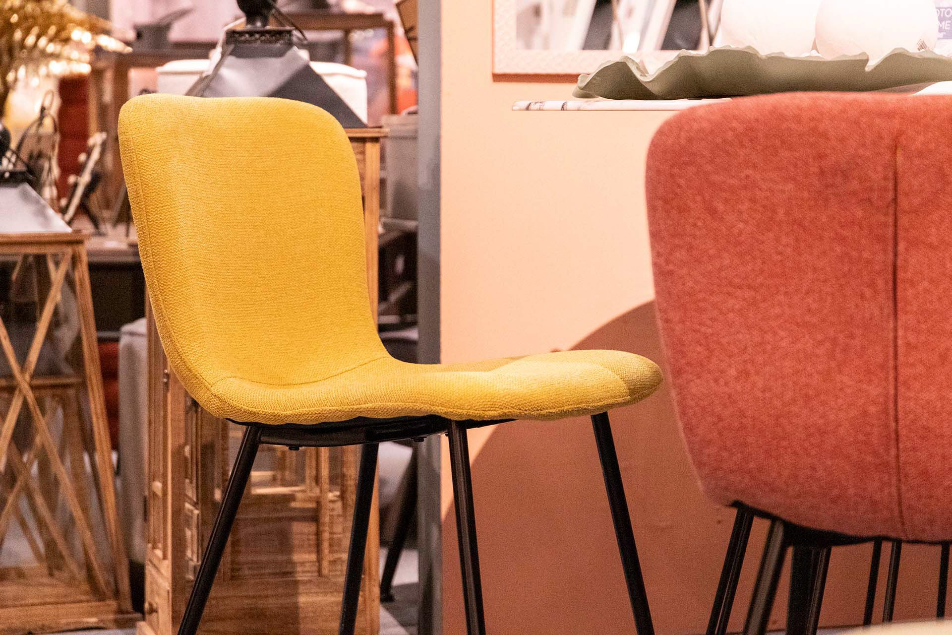YELLOW POLYESTER CHAIR 44x52x77 CM - Min. 4 pcs