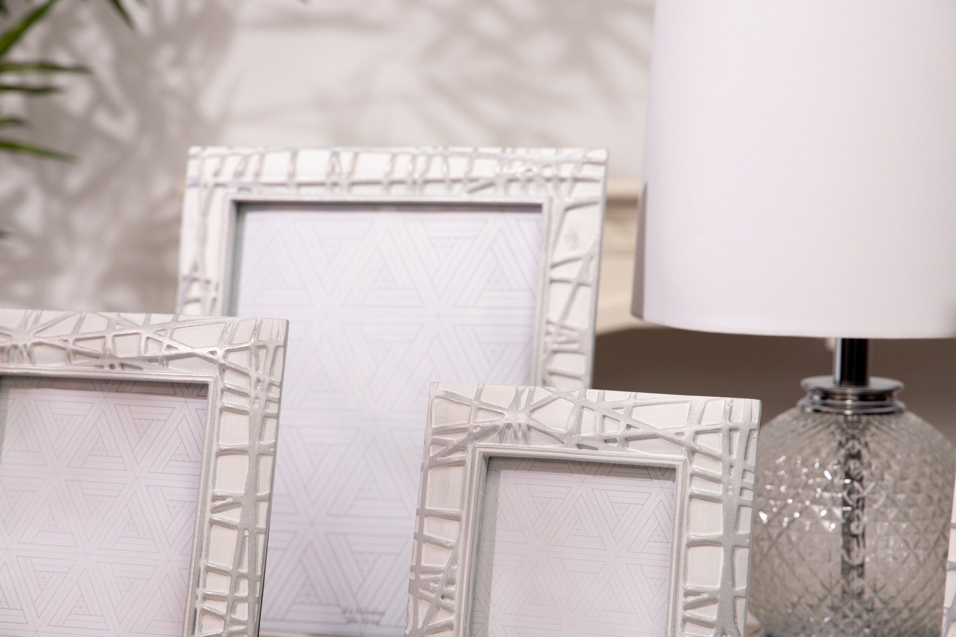 PORTAFOTOS RESINA PLATEADO BLANCO 20x25 CM - Min.2 uds