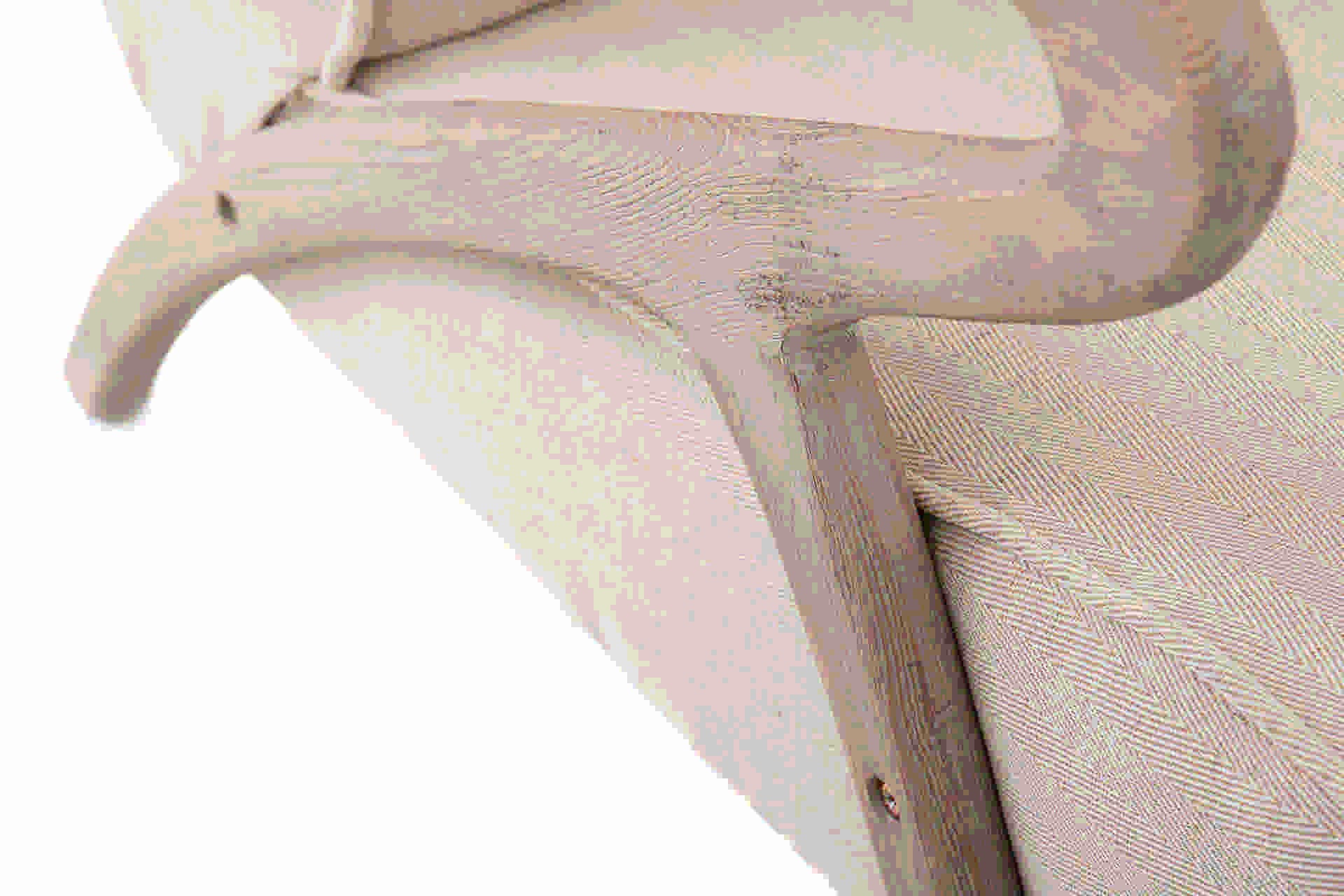 POLTRONA DE MADEIRA DE BORRACHA COM LINHO BEGE 72x80x85CM