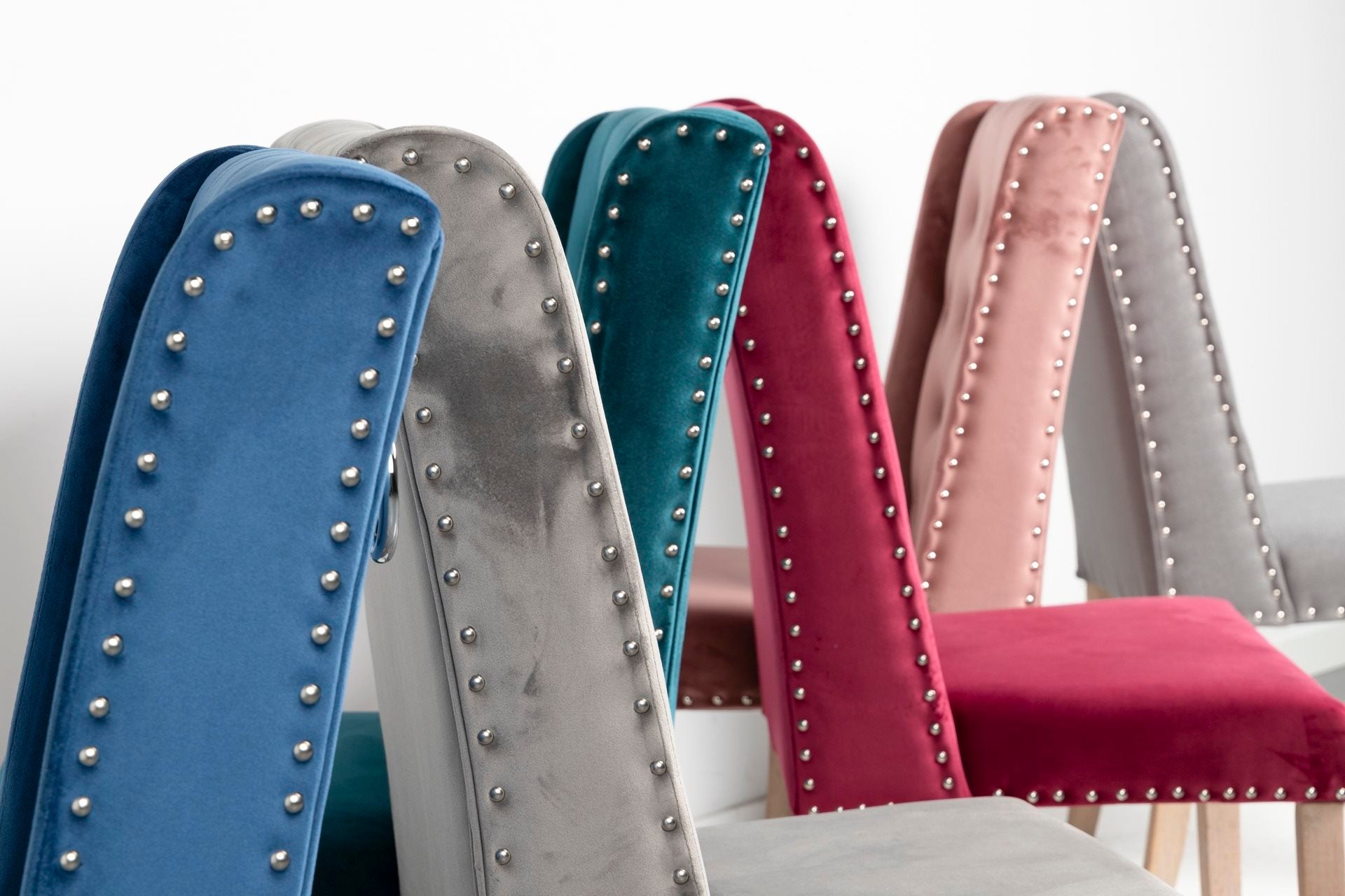 RUBBER WOOD VELVET CHAIR WITH HANDLE 53x53x102 CM - Min. 2 pcs