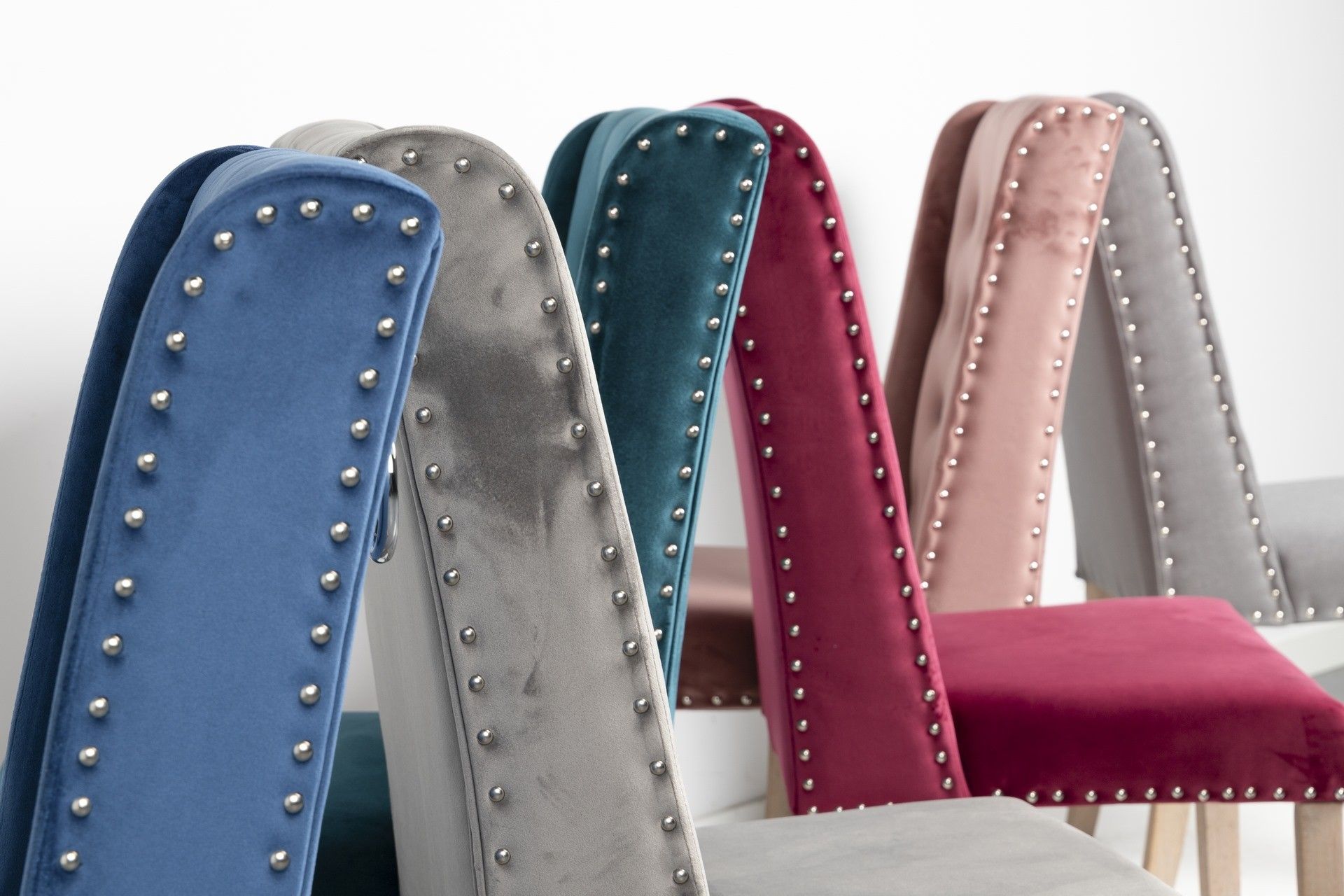 RUBBER WOOD VELVET CHAIR WITH HANDLE 53x53x102 CM - Min. 2 pcs