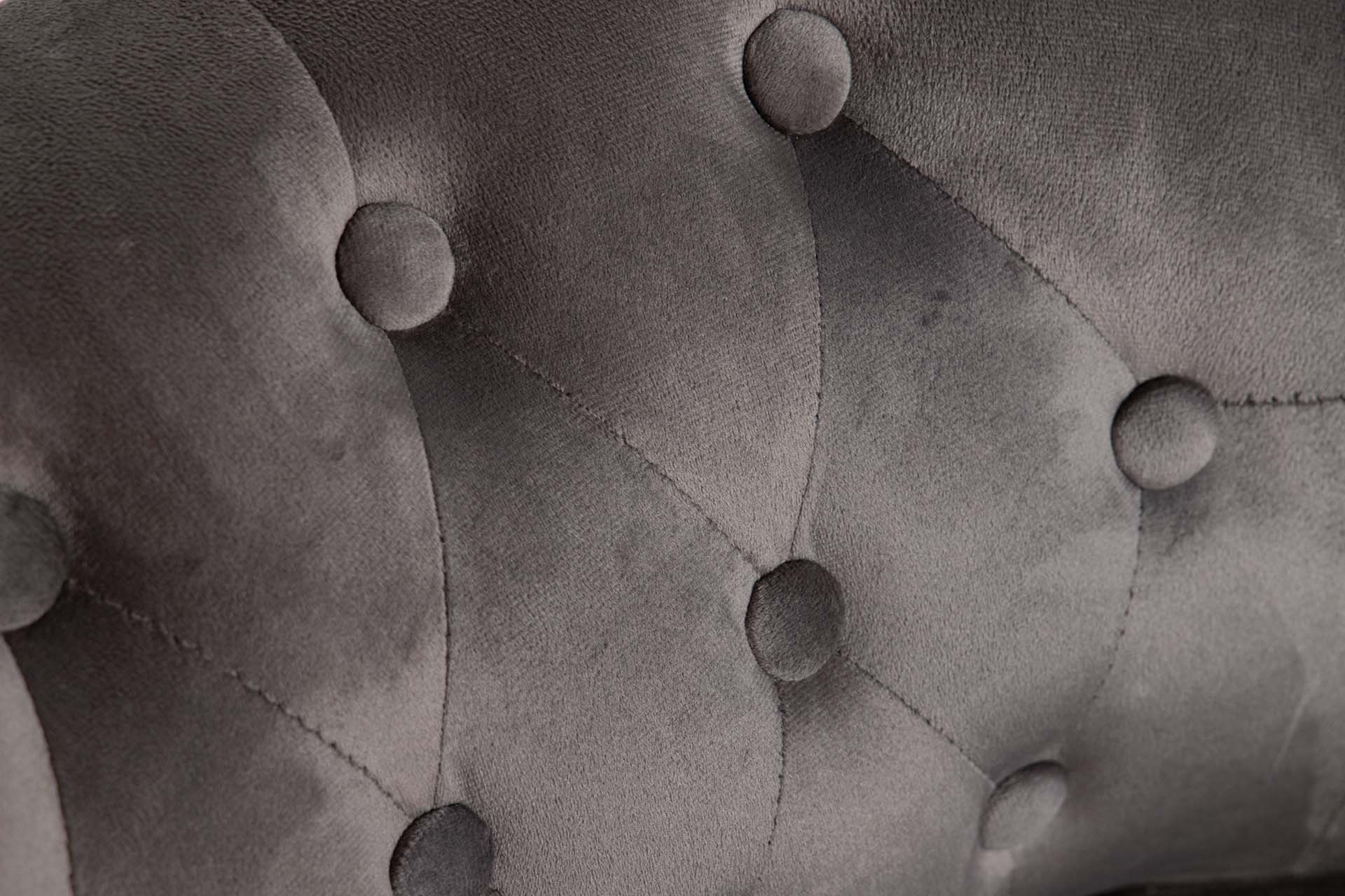 BUTACA VELVET CAPITONE PATAS MADERA 61x61x71 CM