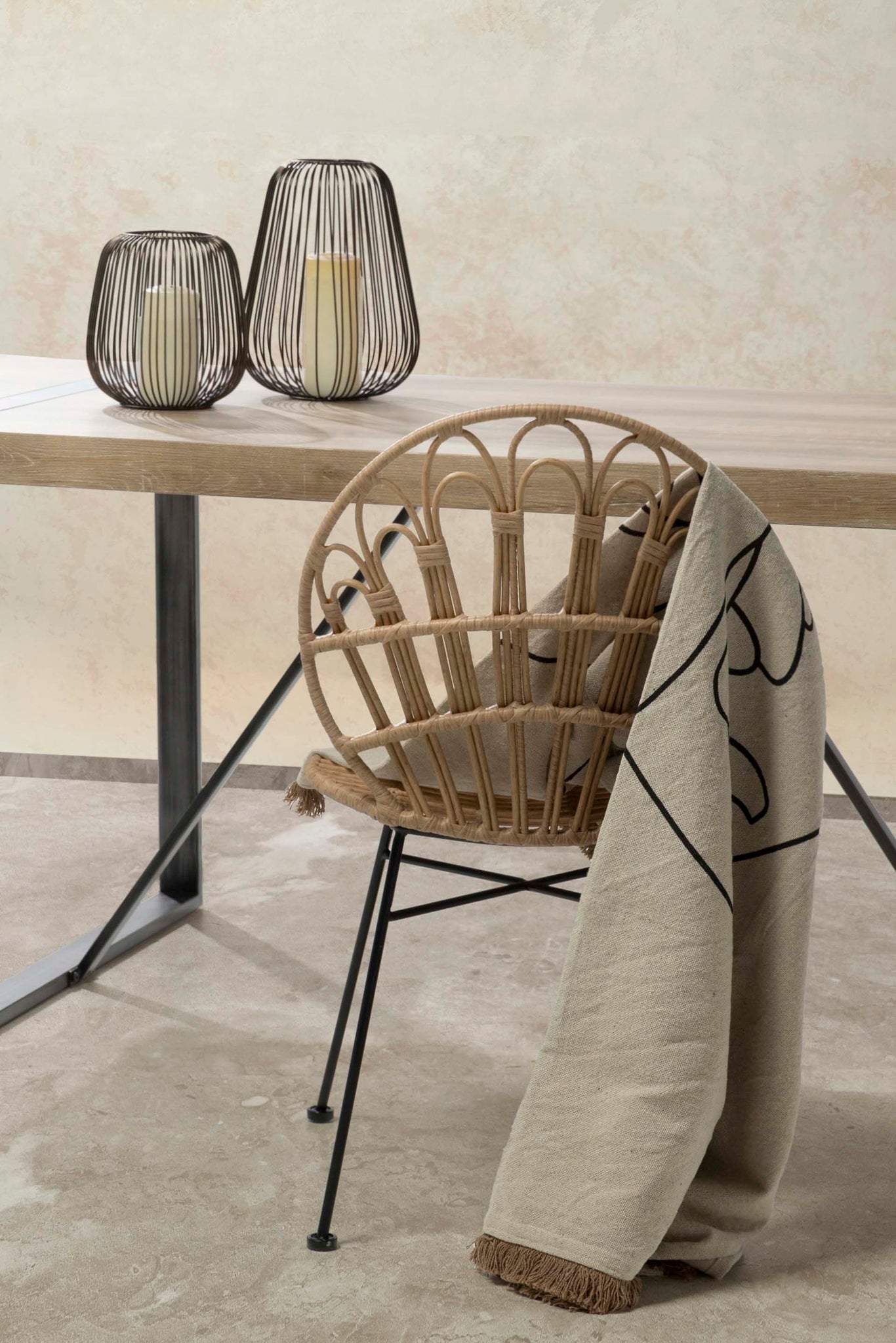 NATURAL BLACK SYNTHETIC RATTAN CHAIR 53x56x82 CM