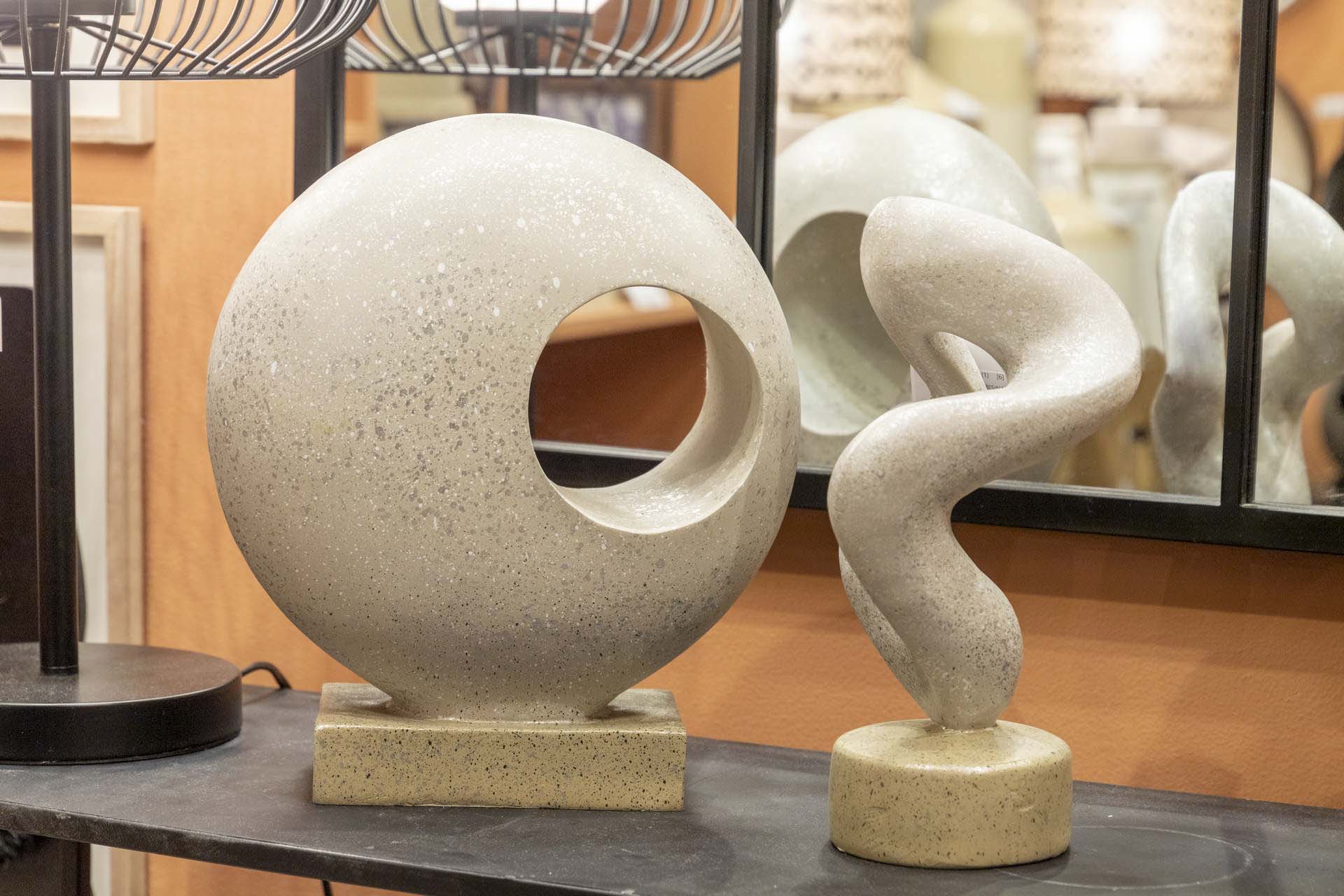 FIGURA DECORACION RESINA ABSTRACTA 28x15x32 CM