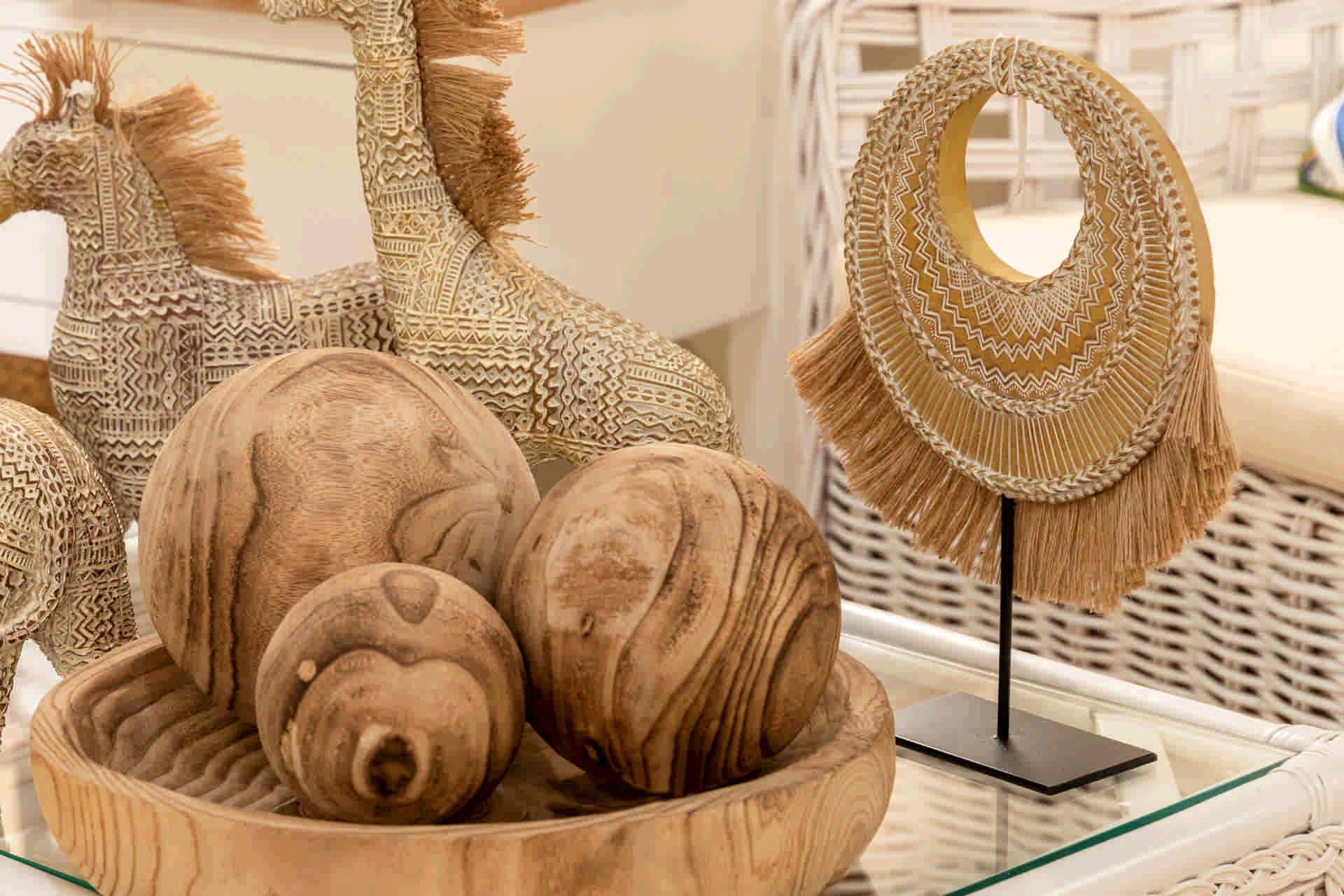 FIGURA COLLAR DECORACION RESINA 24x7x30 CM