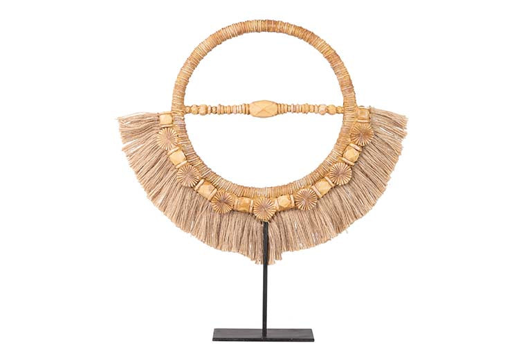 FIGURE NECKLACE DECORATION RESIN 33x7x37 CM