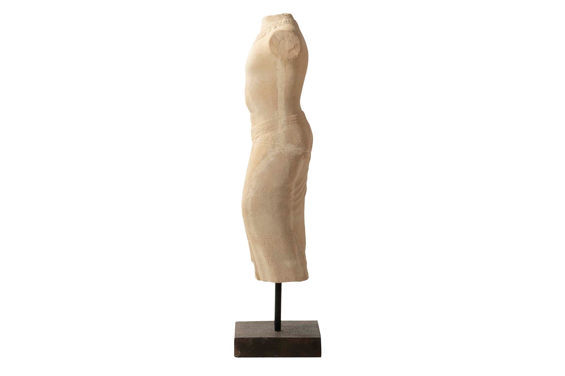 FIGURA TORSO HOMBRE TERRACOTA BLANCO 40x35x130 CM