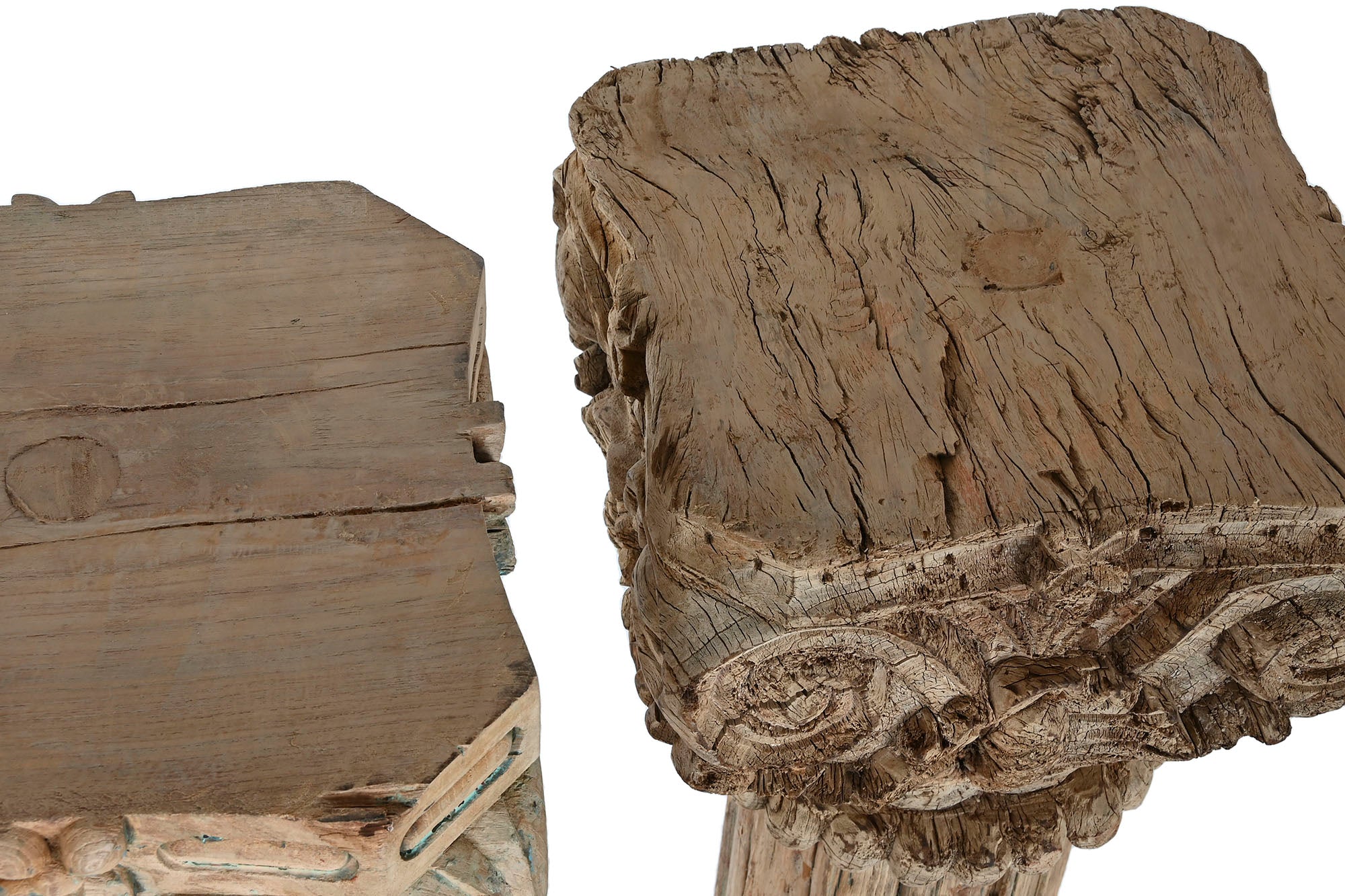 Coluna de madeira esculpida 30X30X114 peça única