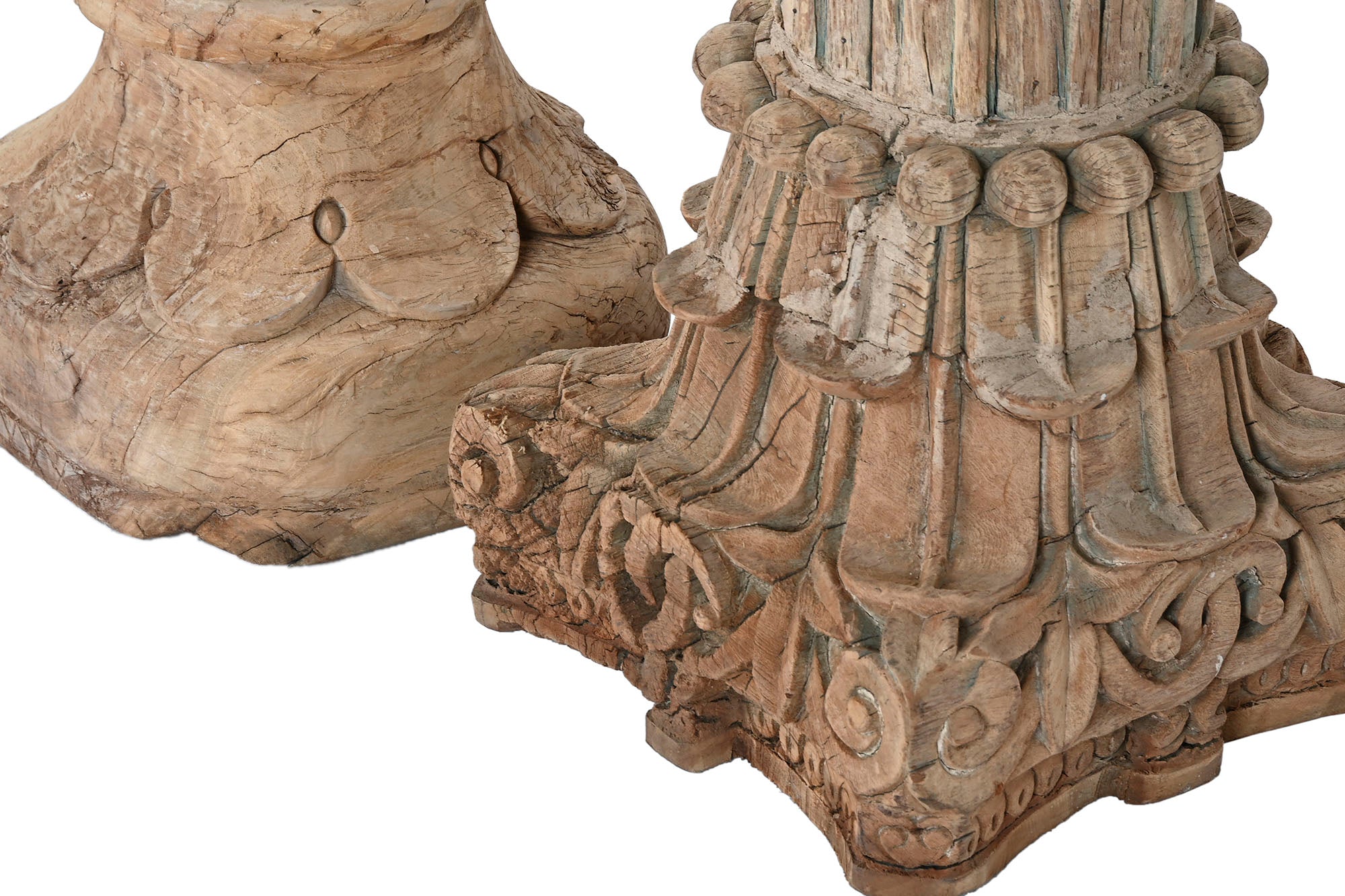 Coluna de madeira esculpida 30X30X114 peça única