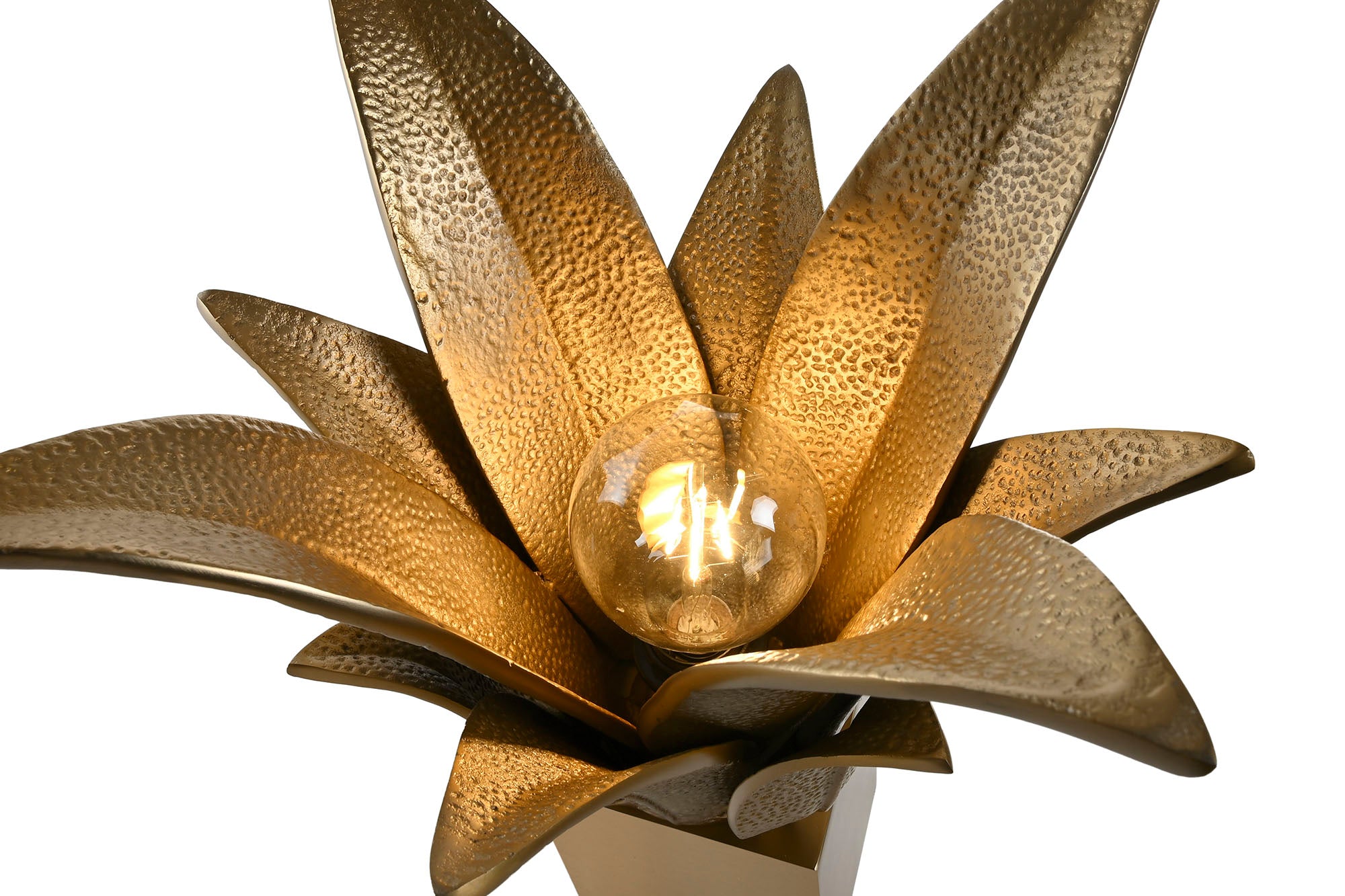 Patinated Steel Table Lamp 48X48X48 Matte