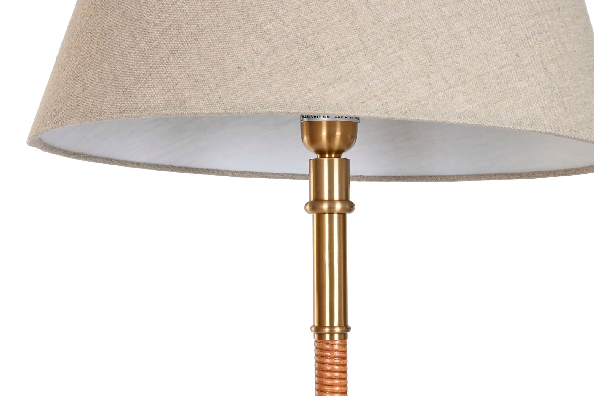 Luminária de chão em rattan de latão 42x42x154 natural