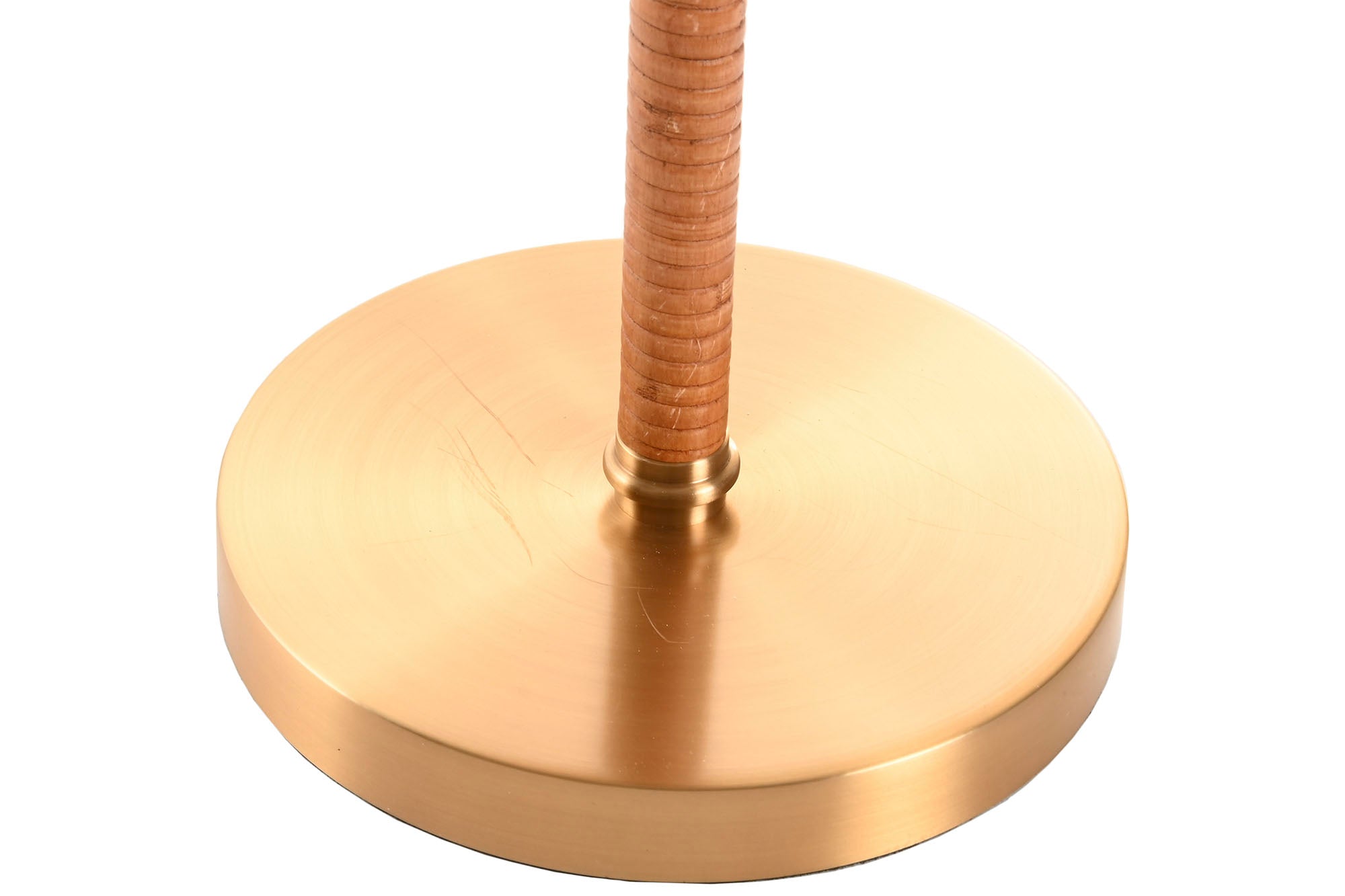 Luminária de mesa em rattan e latão 35x35x80 natural