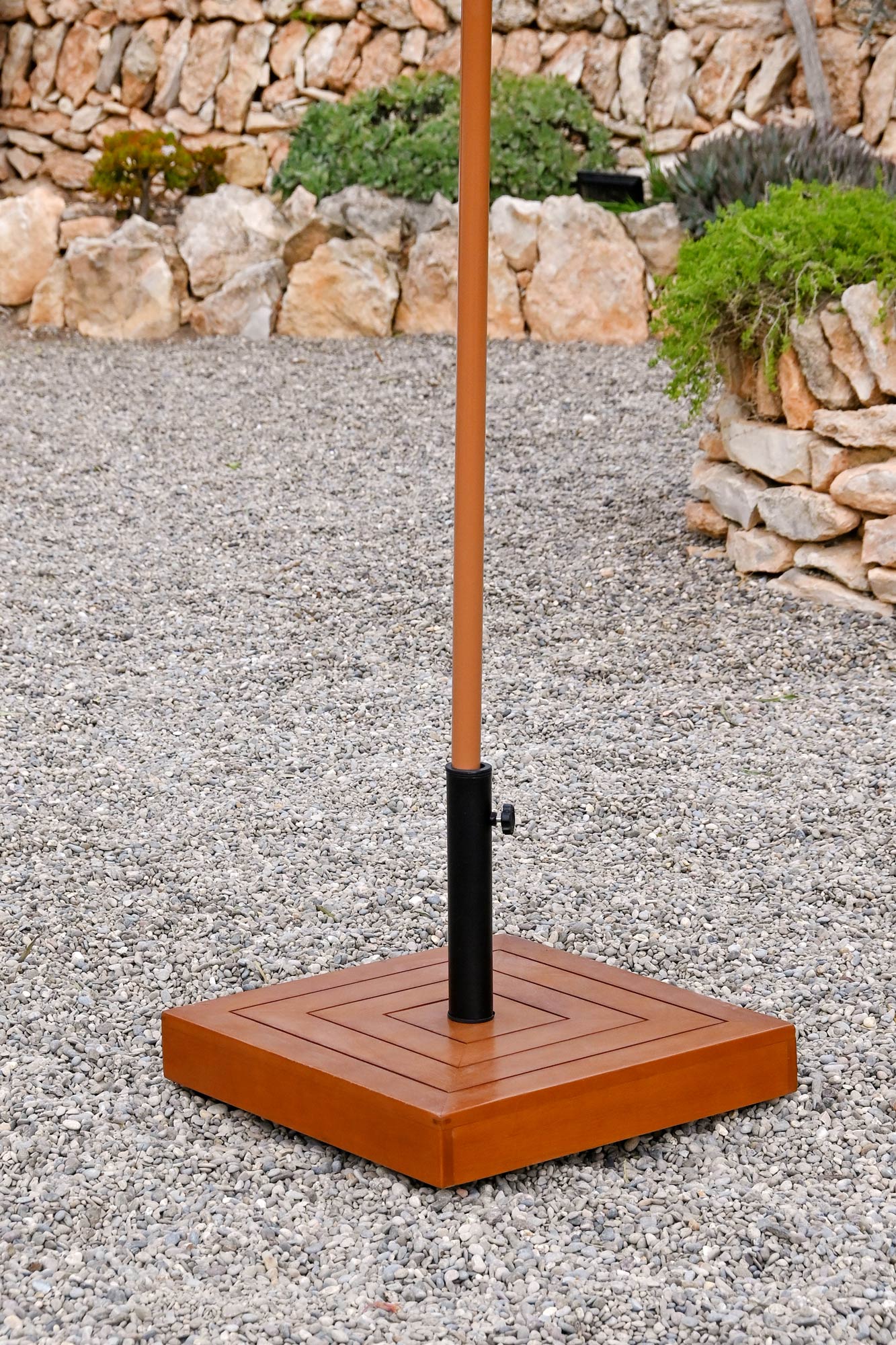 Eucalyptus Parasol Base 48X48X39 40Kg, 58Mm Wheels