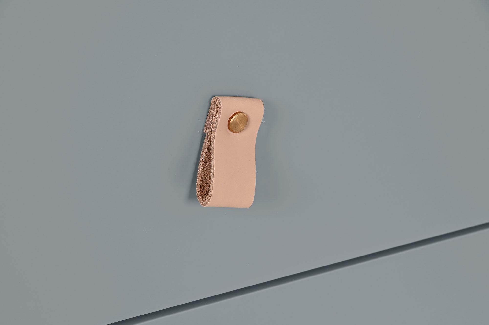 Chifonier Mdf Pu 80X40X117 60,00 Cinza