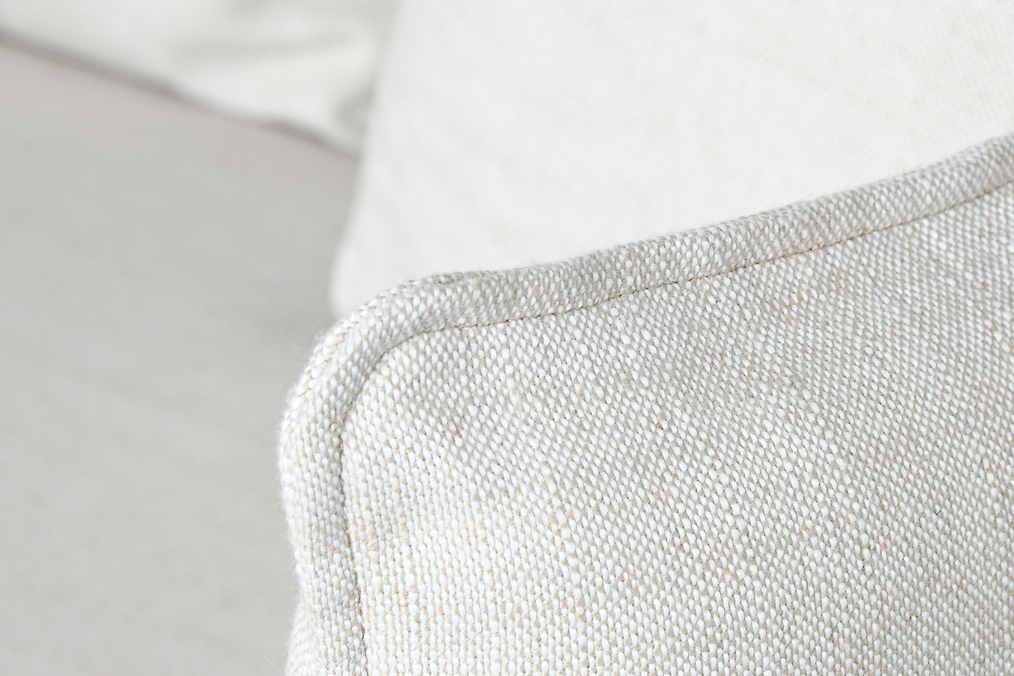 Sofá de linho 260x110x86 com 7 almofadas bege