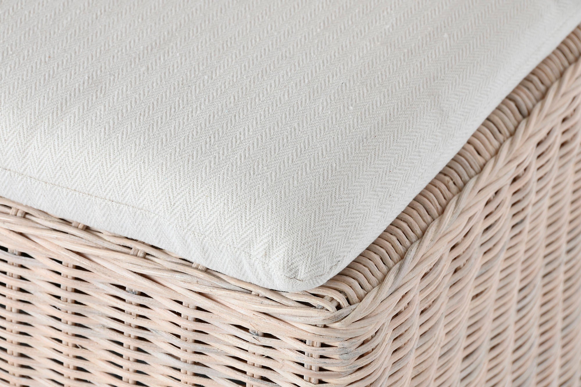 Silla Mimbre Mango 50X55X100 Con Cojin Blanco